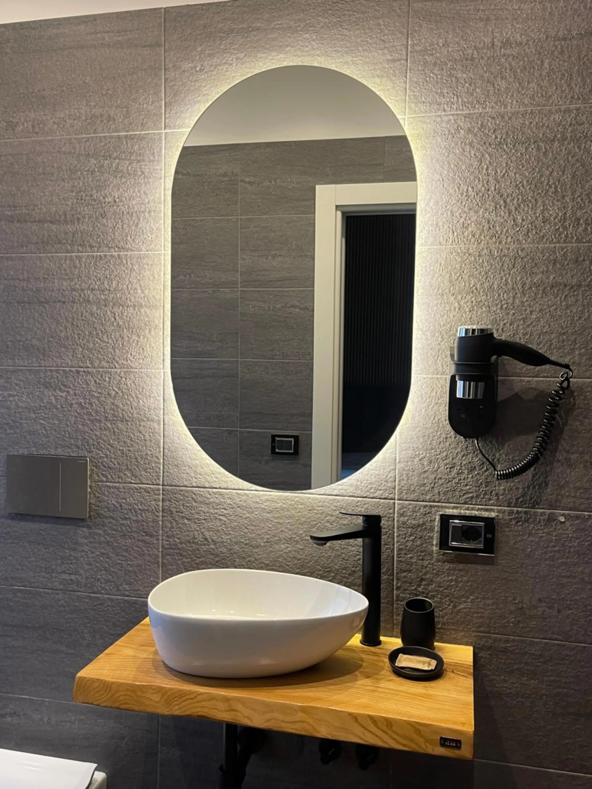 Bathroom in Pompeii Central Home