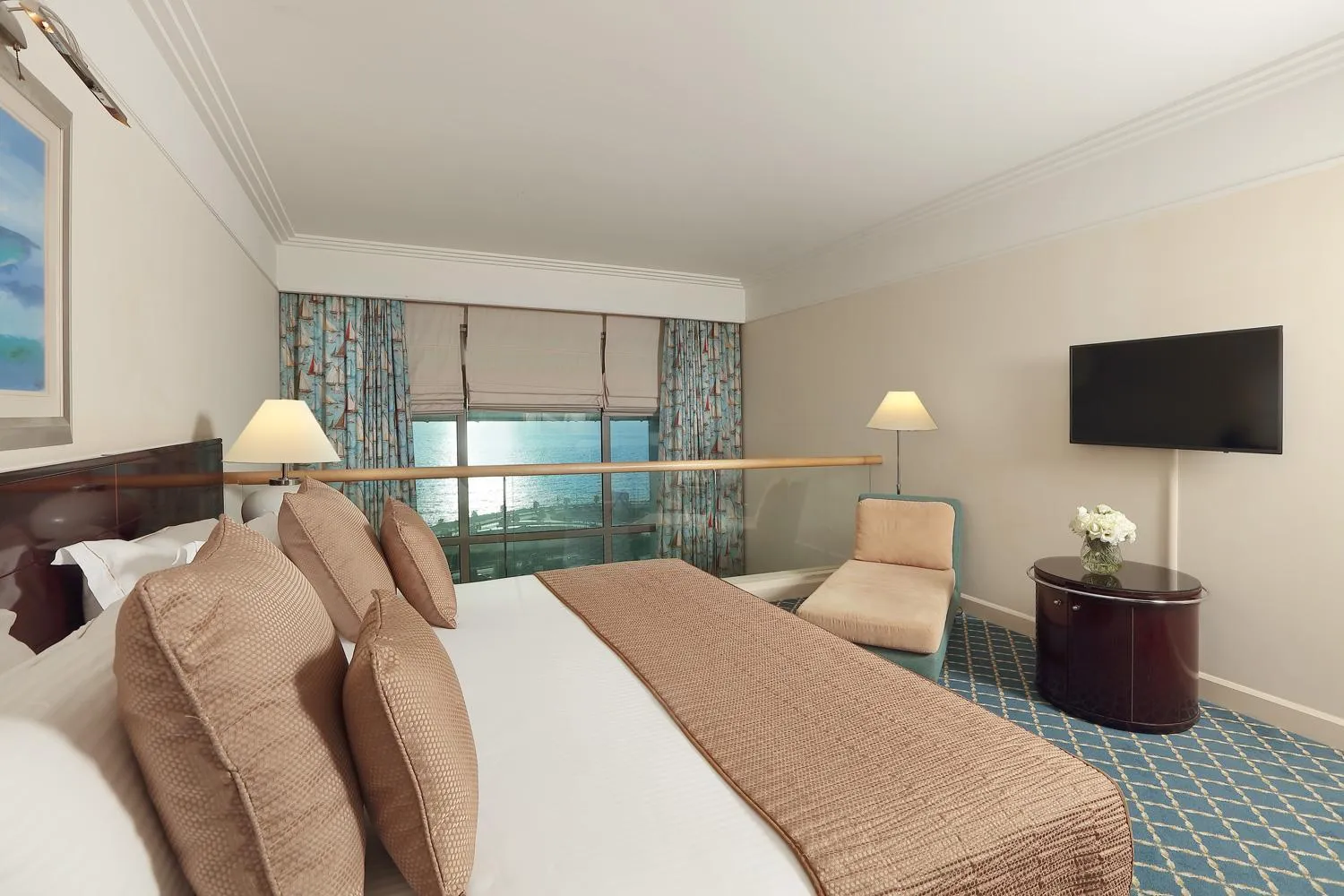 Bed in Le Royal Hotel - Beirut