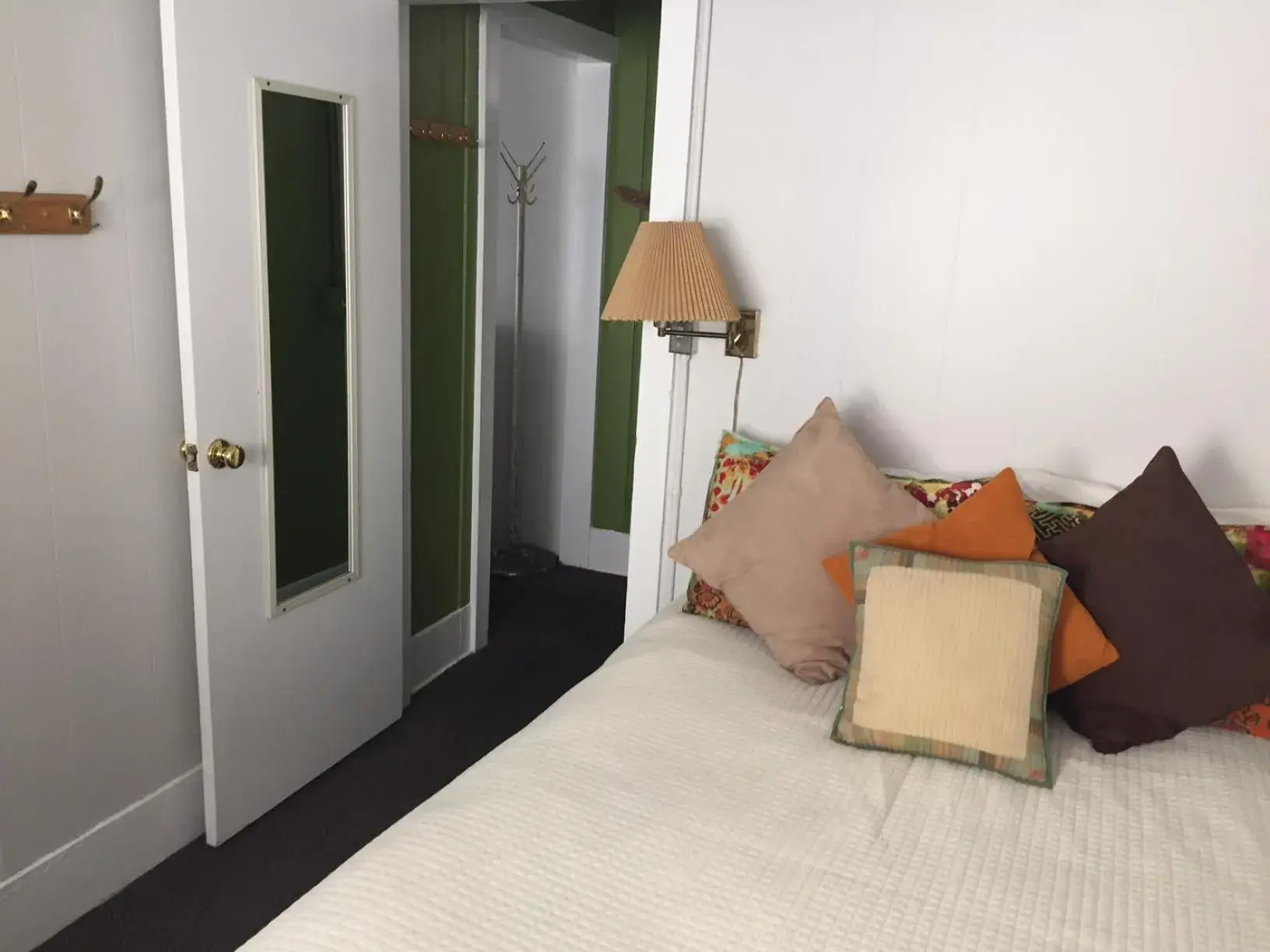 Bedroom, Bed in Catalina Island Seacrest Inn Bedroom, Bed in Catalina Island Seacrest Inn