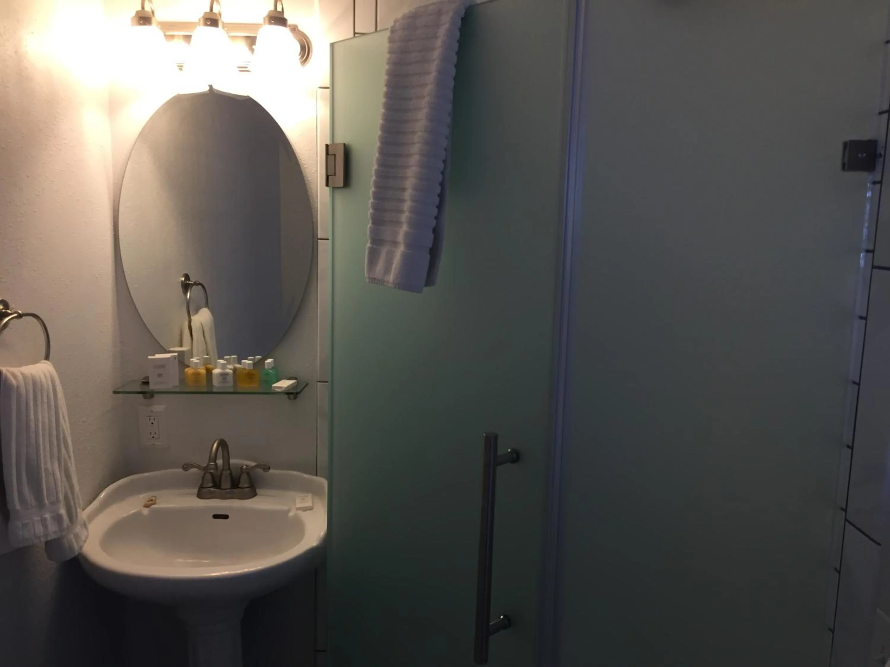 Bathroom in Catalina Island Seacrest Inn