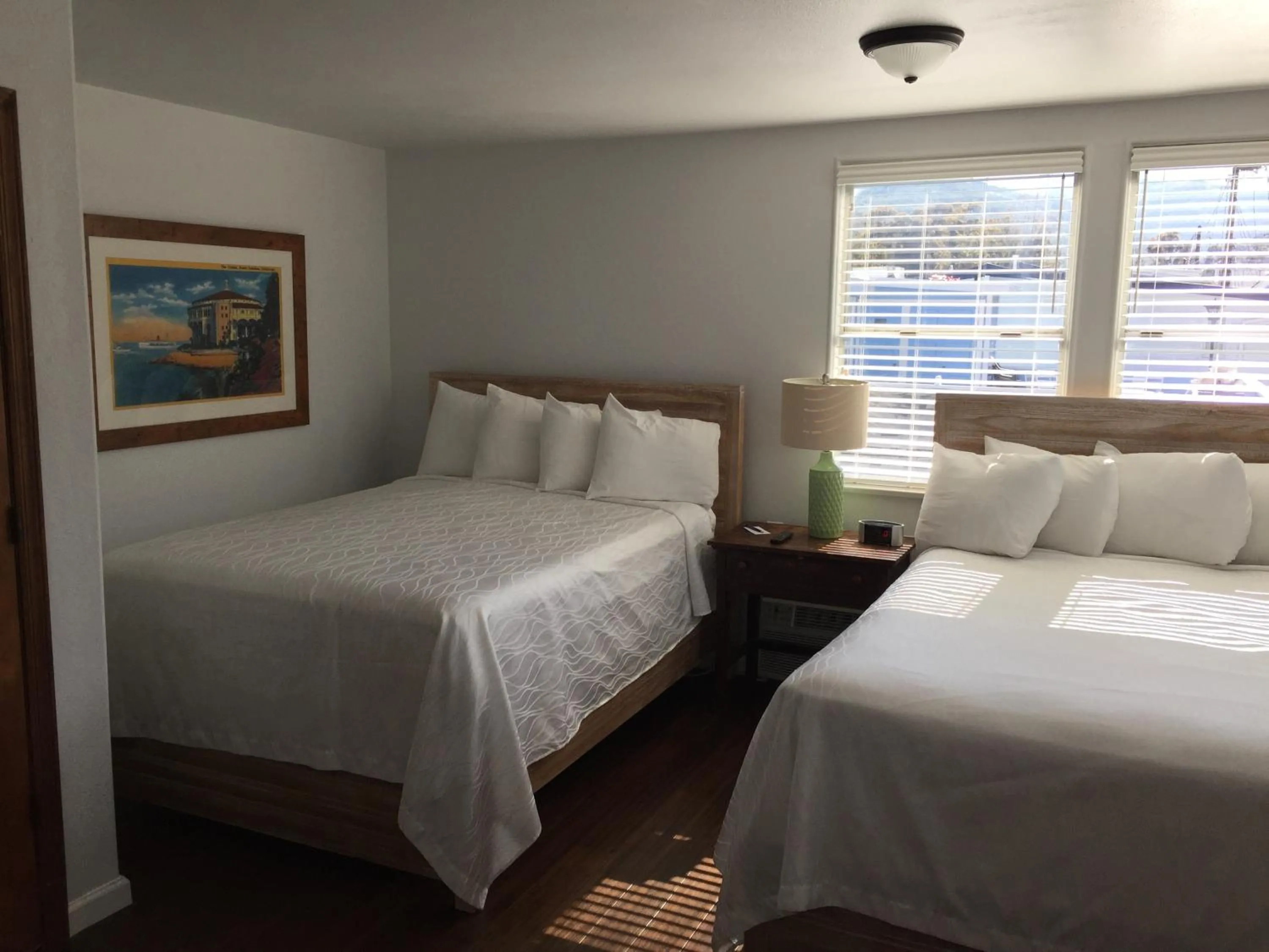 Bedroom, Bed in Catalina Island Seacrest Inn