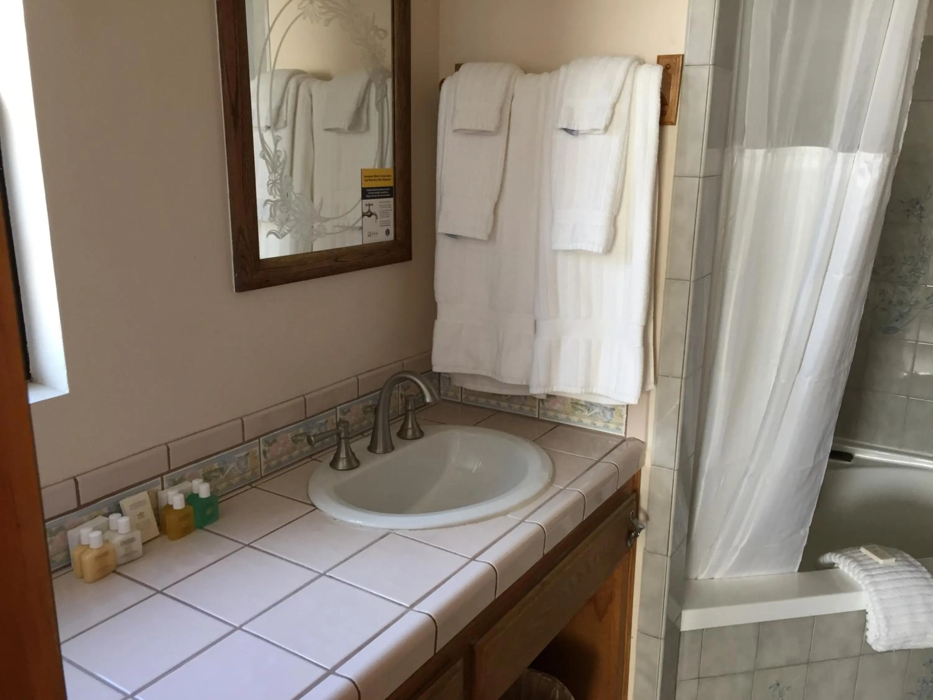 Bathroom in Catalina Island Seacrest Inn