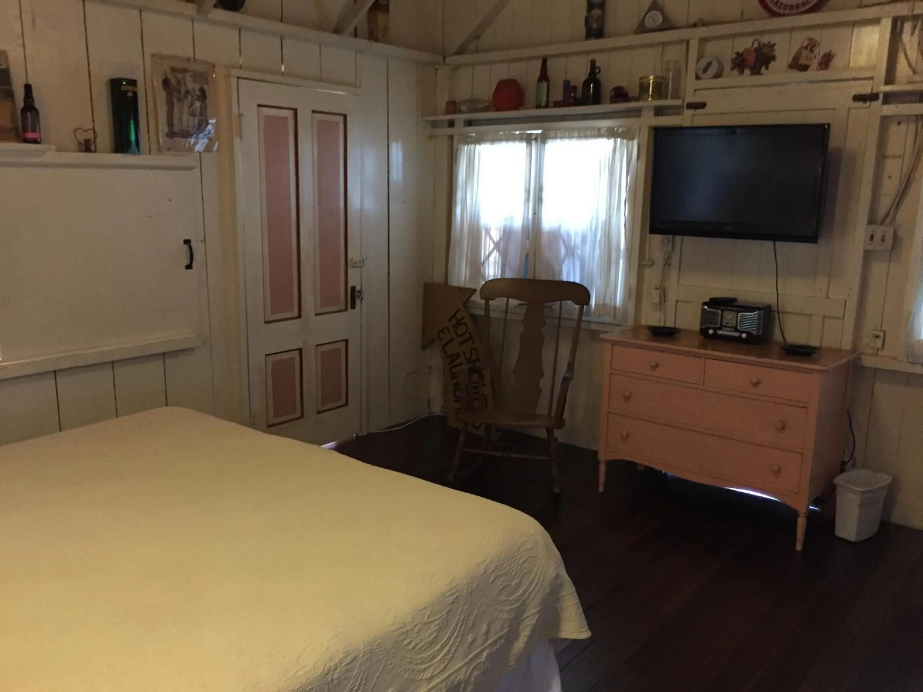Bedroom, Bed in Catalina Island Seacrest Inn