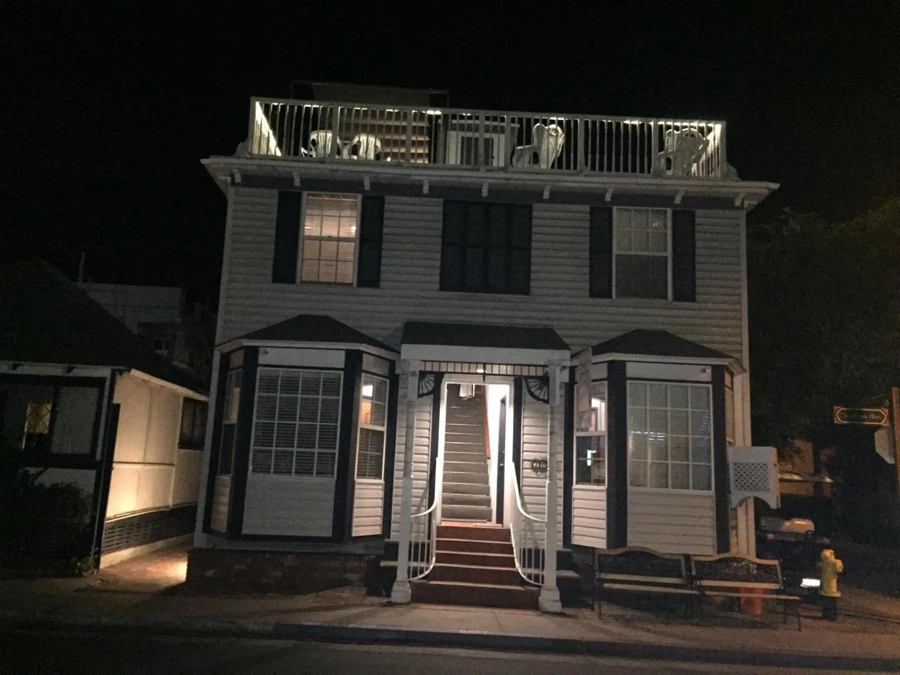 Facade/entrance in Catalina Island Seacrest Inn Facade/entrance in Catalina Island Seacrest Inn