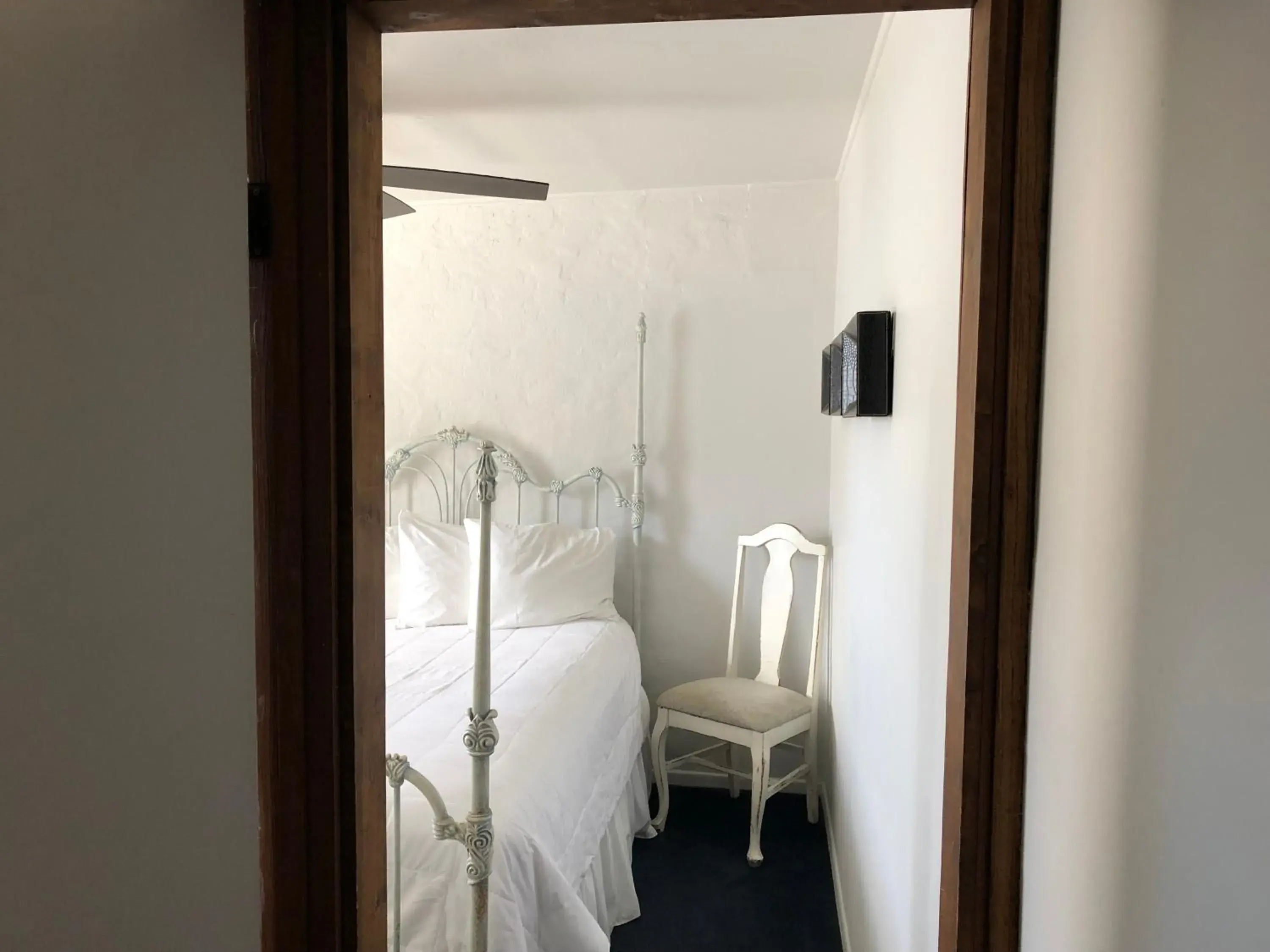 Bedroom, Bed in Catalina Island Seacrest Inn Bedroom, Bed in Catalina Island Seacrest Inn