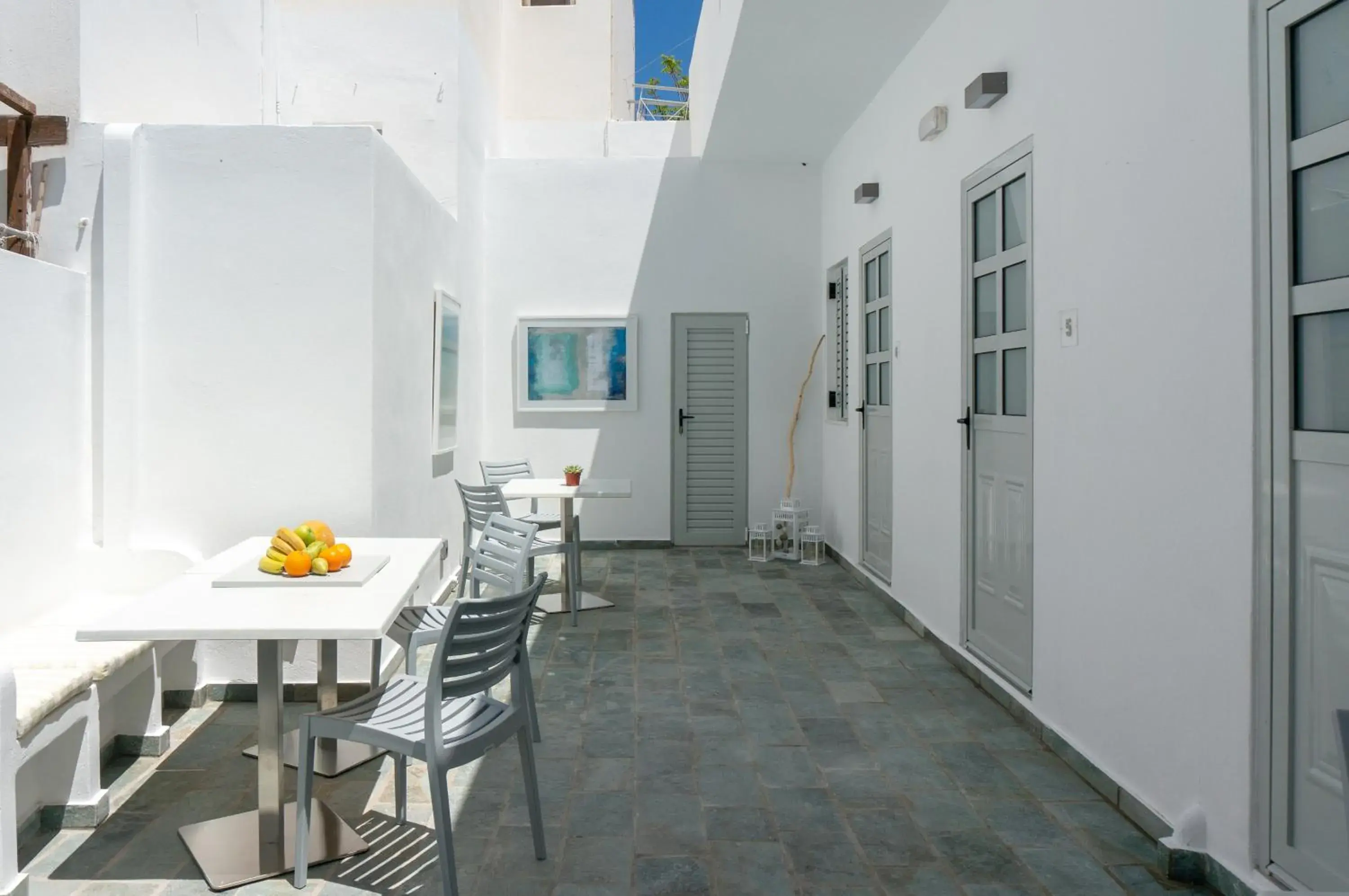 Quadruple Room with Private Bathroom in Pelican Paros Quadruple Room with Private Bathroom in Pelican Paros