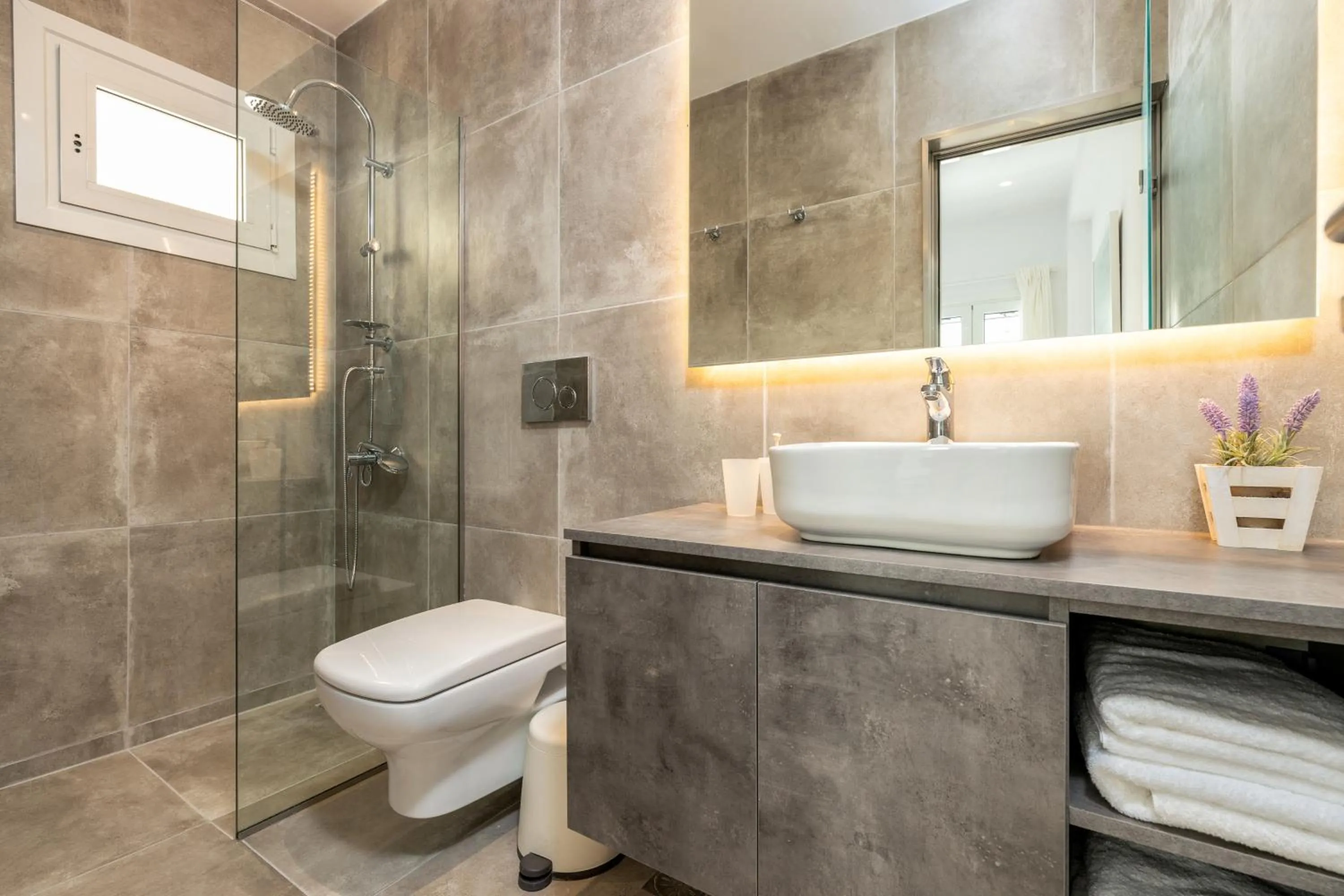 Bathroom in Pelican Paros