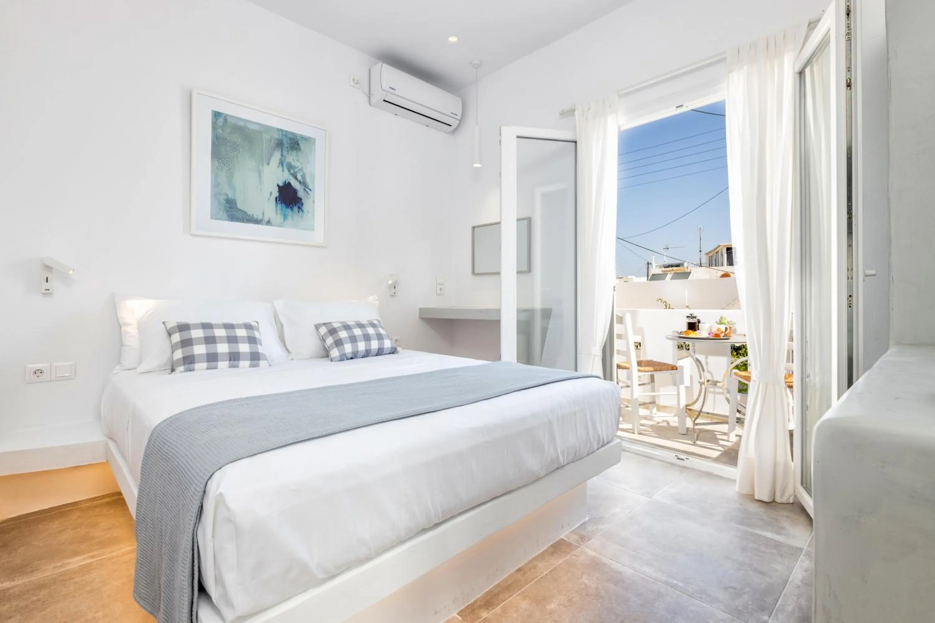 Photo of the whole room, Bed in Pelican Paros