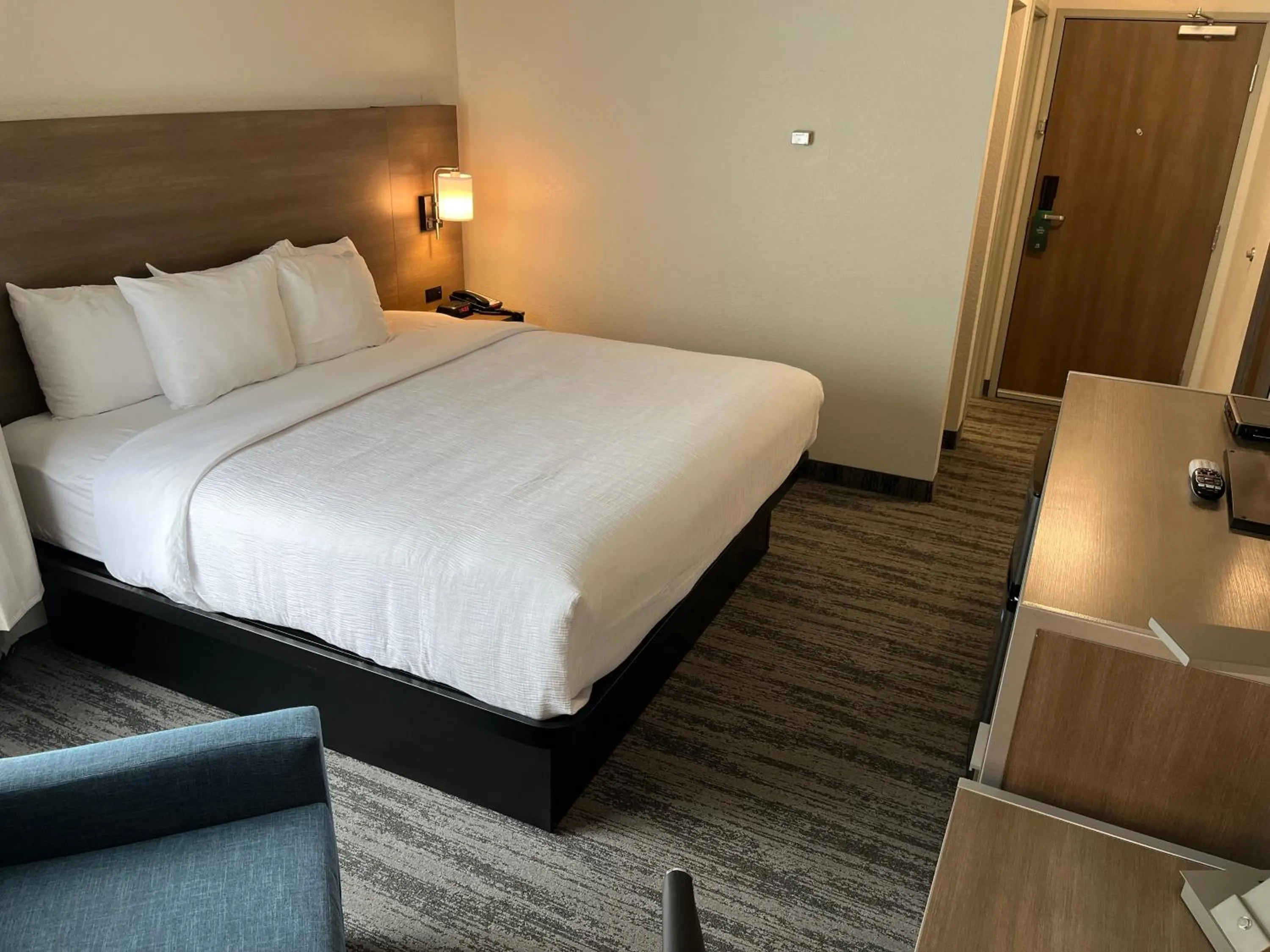 Photo of the whole room, Bed in Quality Inn Kodiak