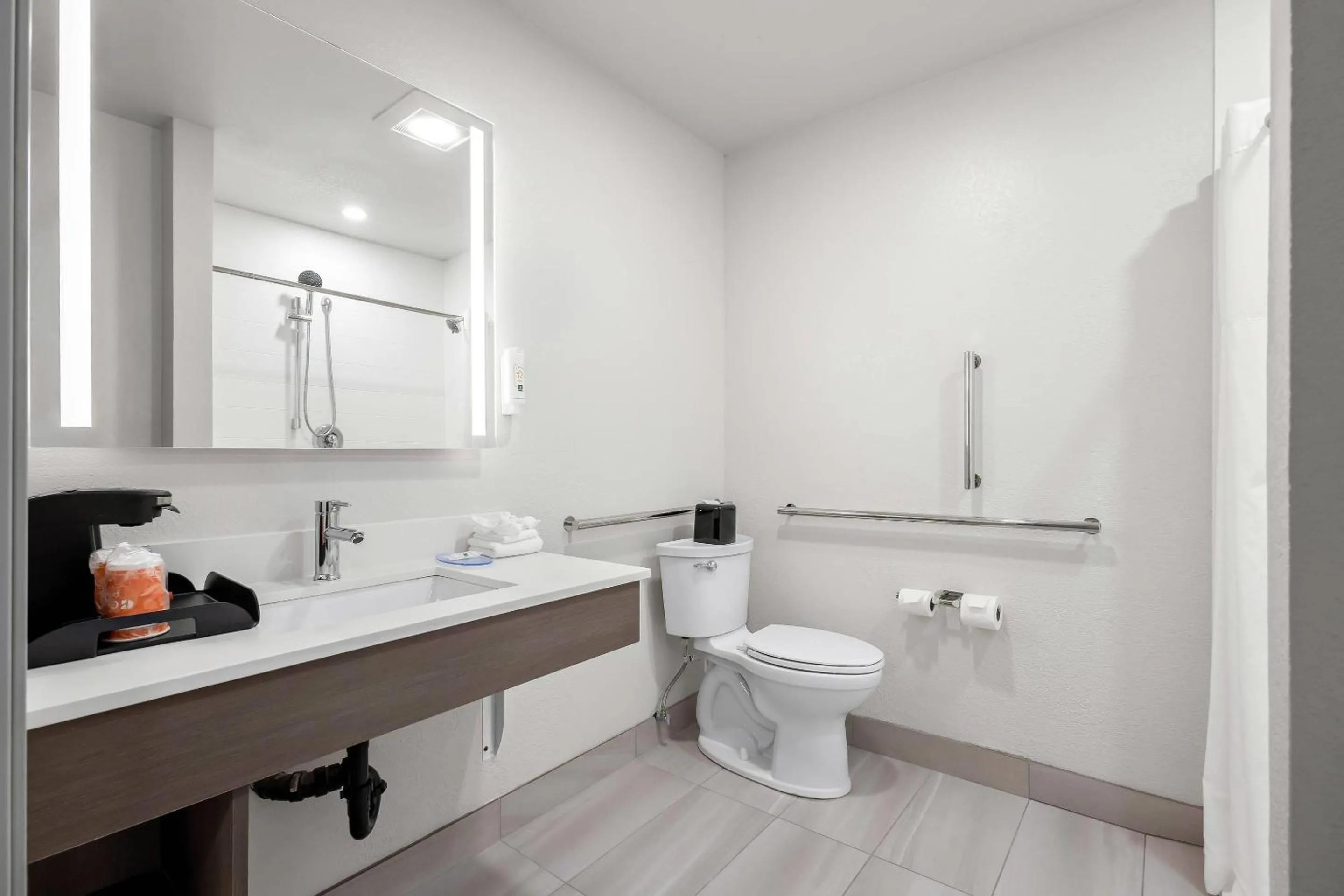 Bedroom in Quality Inn Kodiak