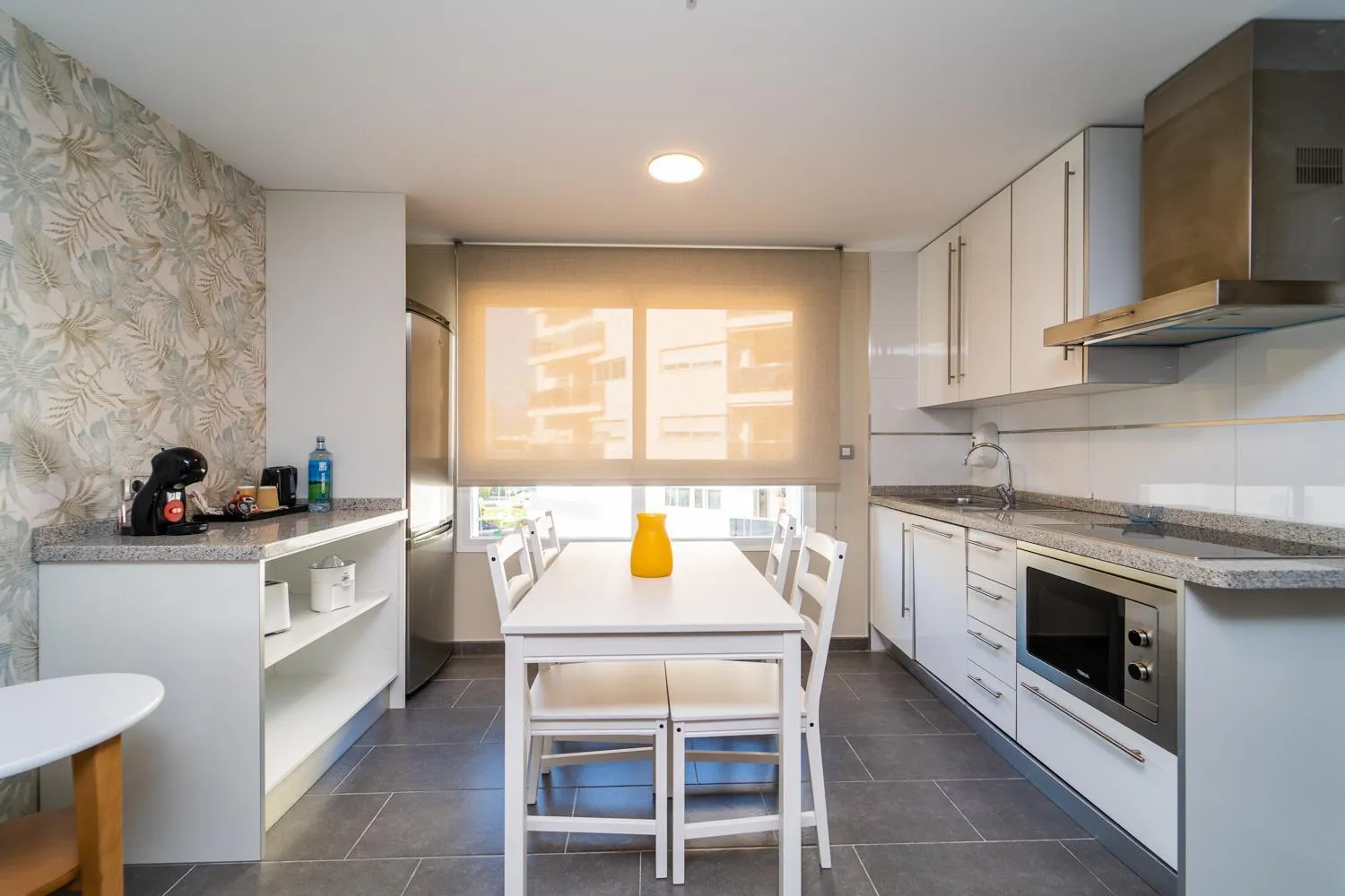 Kitchen or kitchenette in Vistamar Hotel Luxury Wellness By DLV -Adults Only-