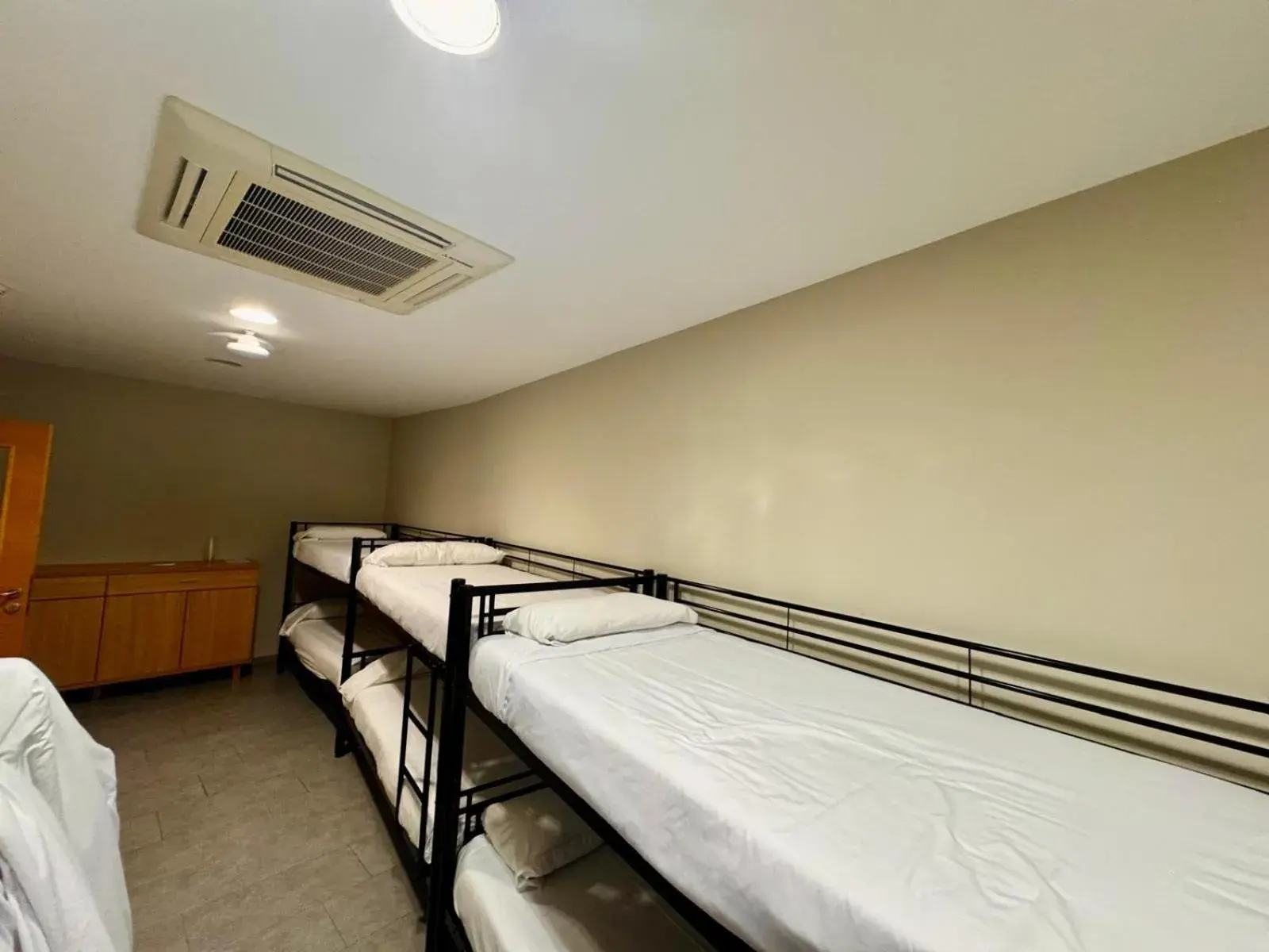 Mixed Dormitory Room in Vistamar Hotel Luxury Wellness By DLV -Adults Only- Mixed Dormitory Room in Vistamar Hotel Luxury Wellness By DLV -Adults Only-