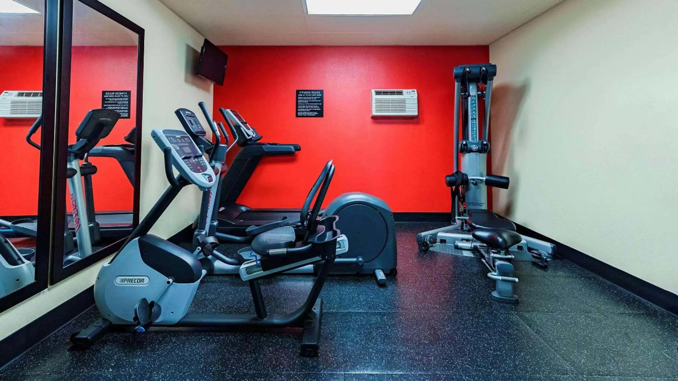 Fitness centre/facilities in Country Inn & Suites by Radisson, Appleton Airport - Fox River Mall Area Fitness centre/facilities in Country Inn & Suites by Radisson, Appleton Airport - Fox River Mall Area