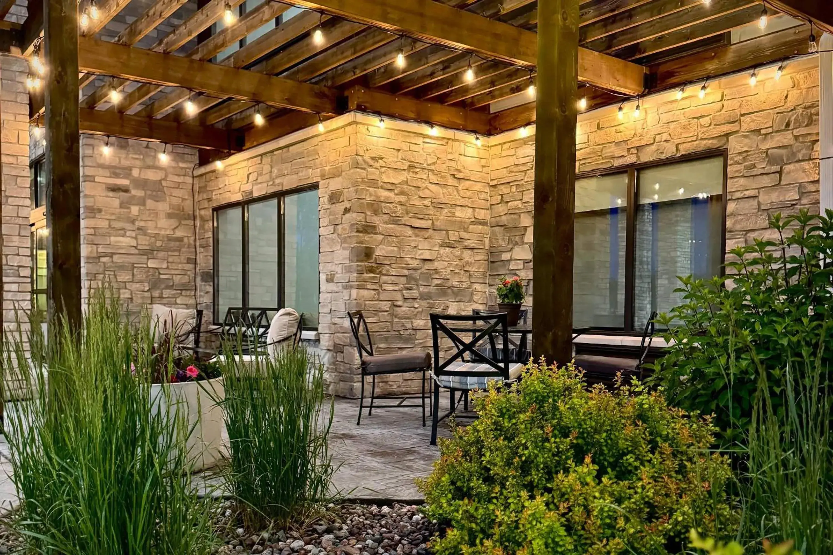 Property building in Country Inn & Suites by Radisson, Appleton Airport - Fox River Mall Area Property building in Country Inn & Suites by Radisson, Appleton Airport - Fox River Mall Area