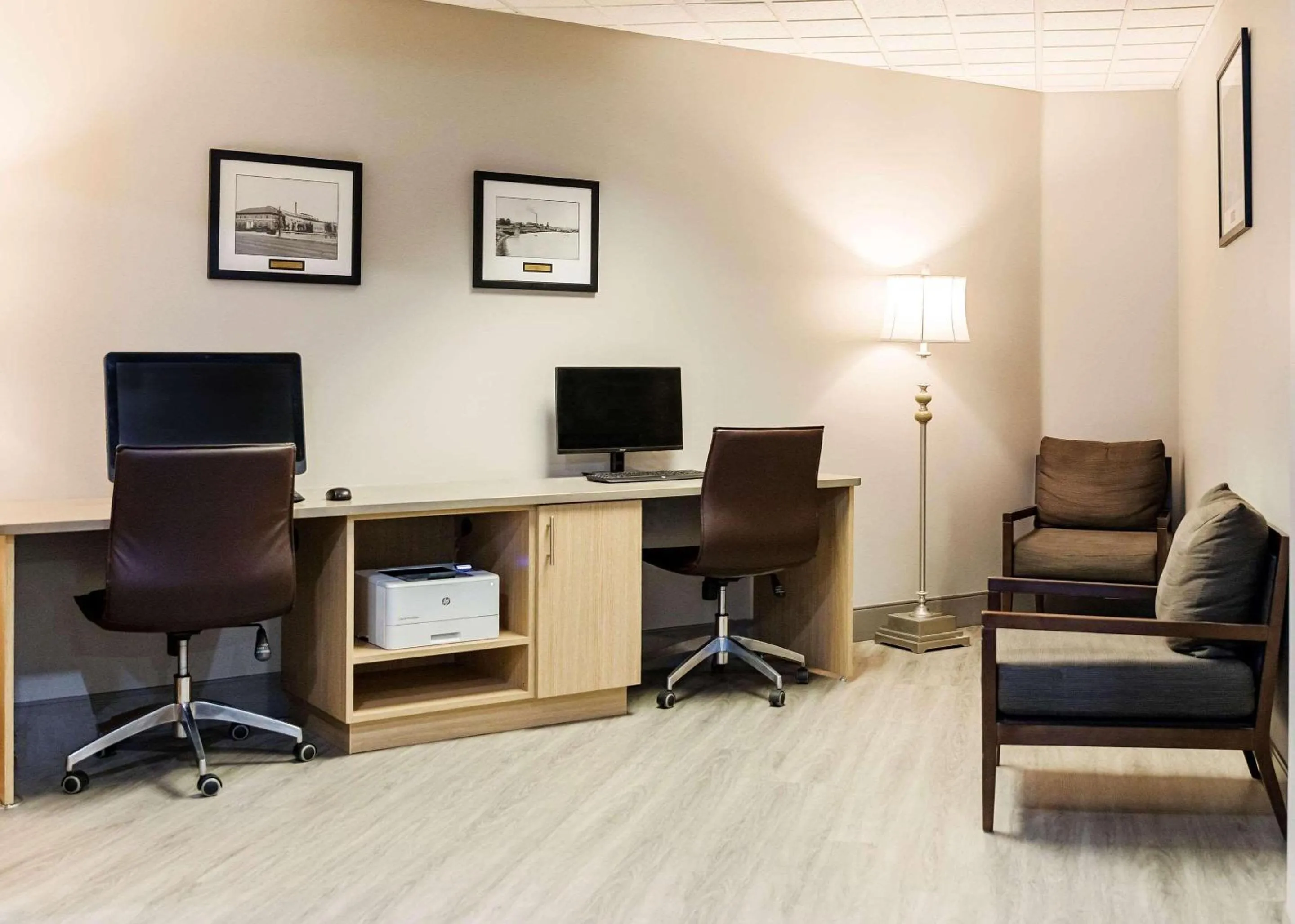 Business facilities in Country Inn & Suites by Radisson, Appleton Airport - Fox River Mall Area