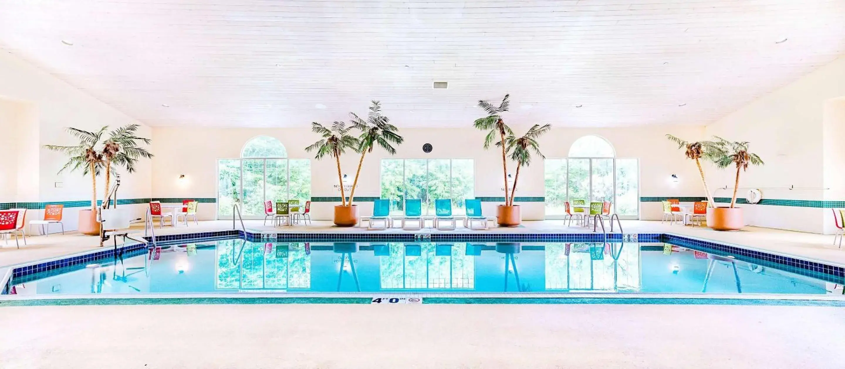 Swimming pool in Country Inn & Suites by Radisson, Appleton Airport - Fox River Mall Area Swimming pool in Country Inn & Suites by Radisson, Appleton Airport - Fox River Mall Area