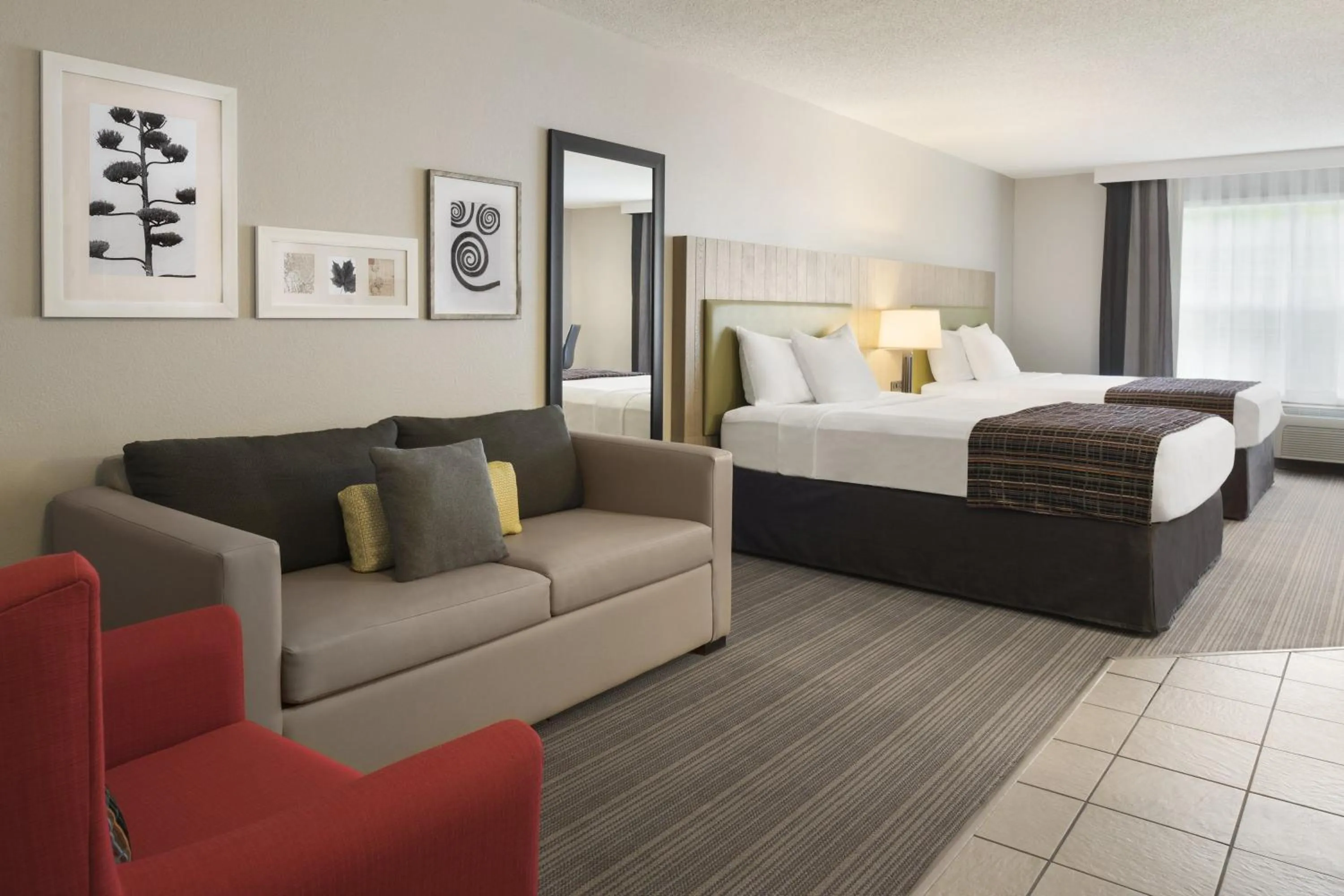 Photo of the whole room, Bed in Country Inn & Suites by Radisson, Decorah, IA