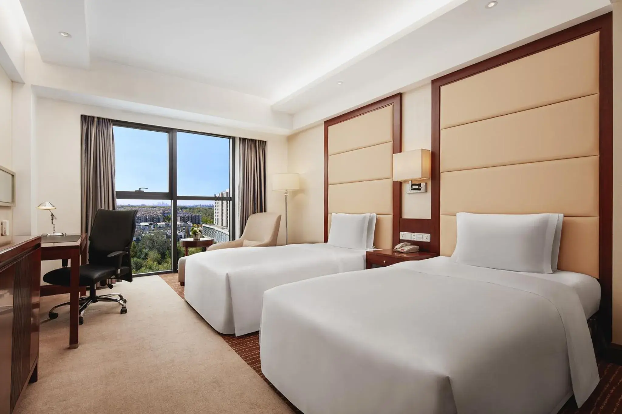 Standard Twin Room - High Floor in Crowne Plaza Beijing International Airport by IHG Standard Twin Room - High Floor in Crowne Plaza Beijing International Airport by IHG