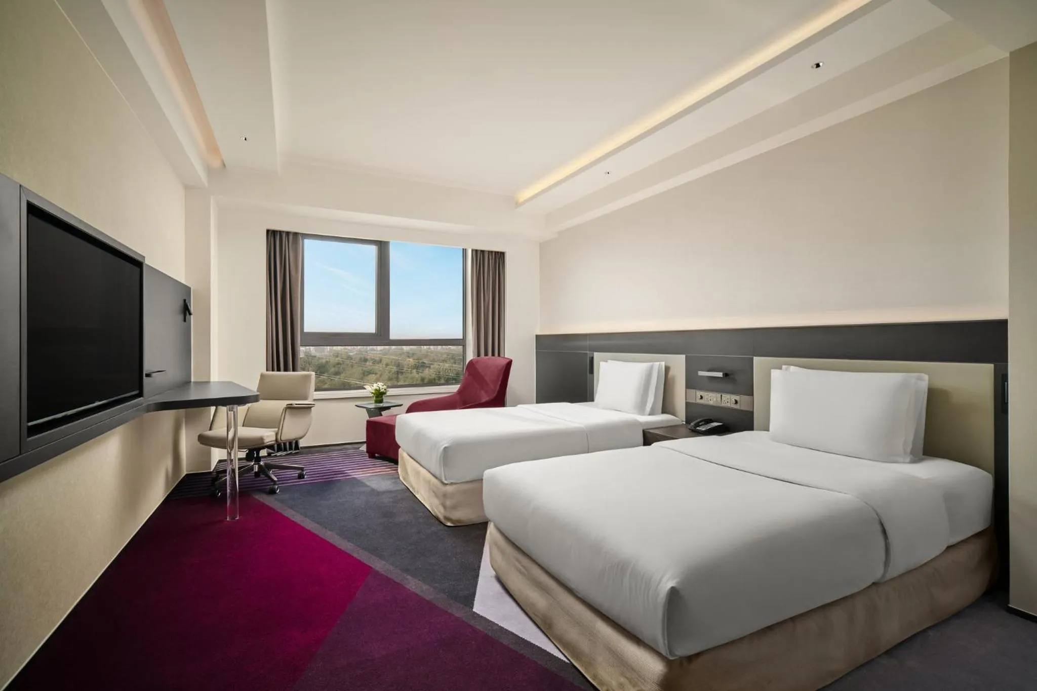 Photo of the whole room, Bed in Crowne Plaza Beijing International Airport by IHG
