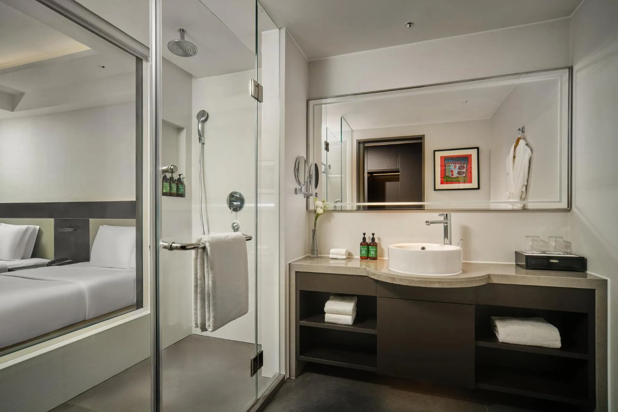 Photo of the whole room, Bed in Crowne Plaza Beijing International Airport by IHG