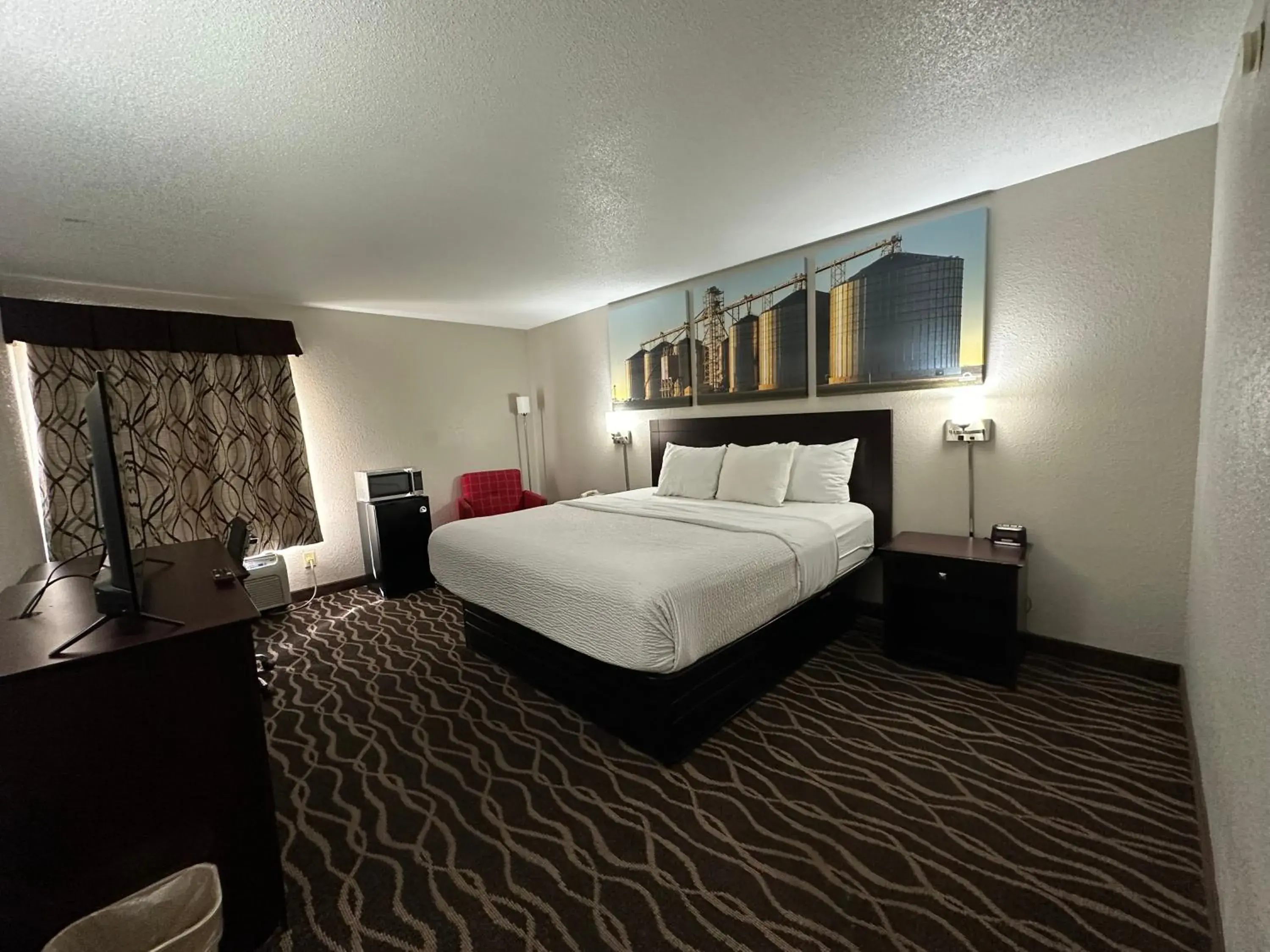 Bed in Days Inn & Suites by Wyndham Casey Bed in Days Inn & Suites by Wyndham Casey