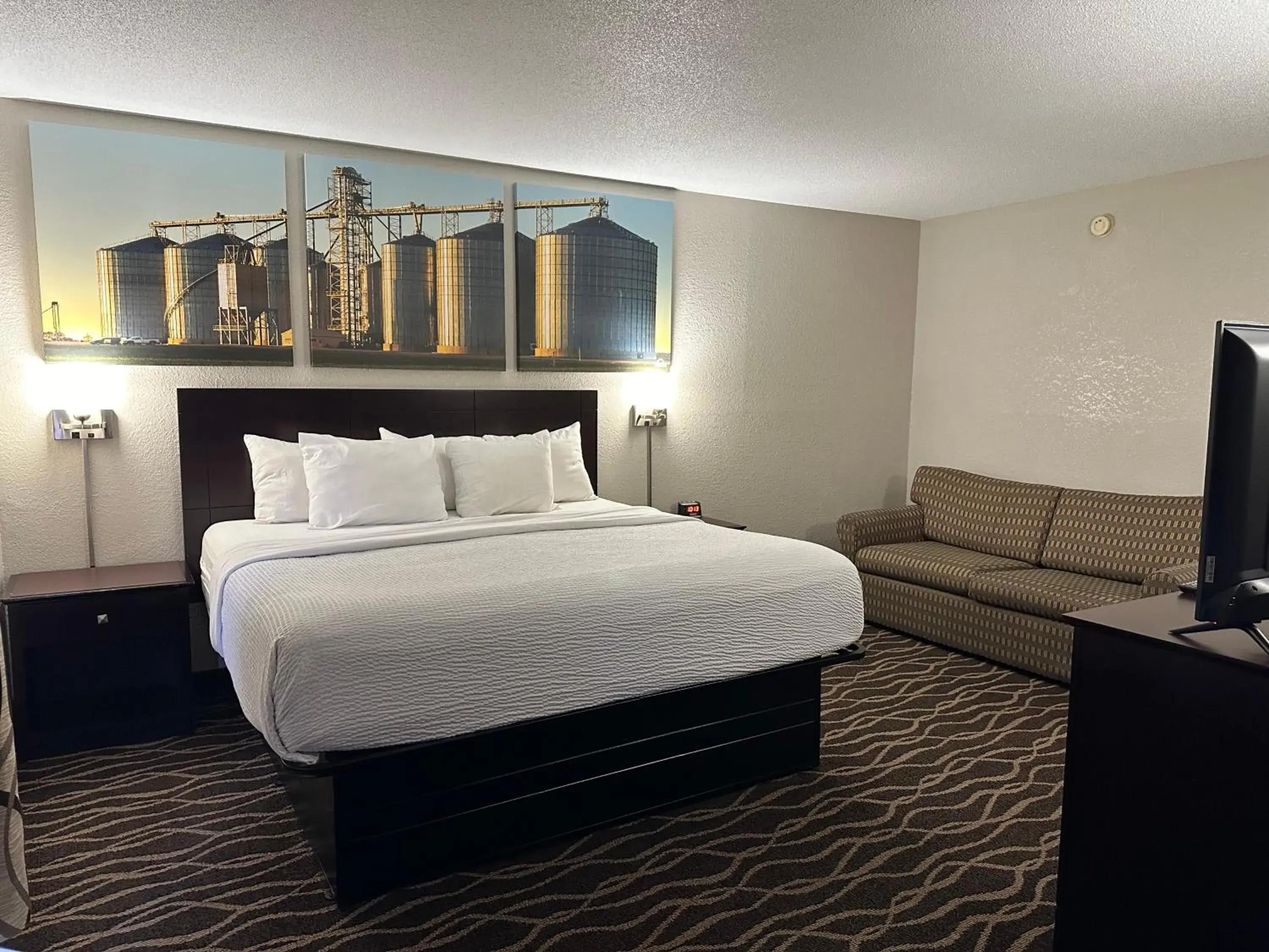 Bed in Days Inn & Suites by Wyndham Casey Bed in Days Inn & Suites by Wyndham Casey