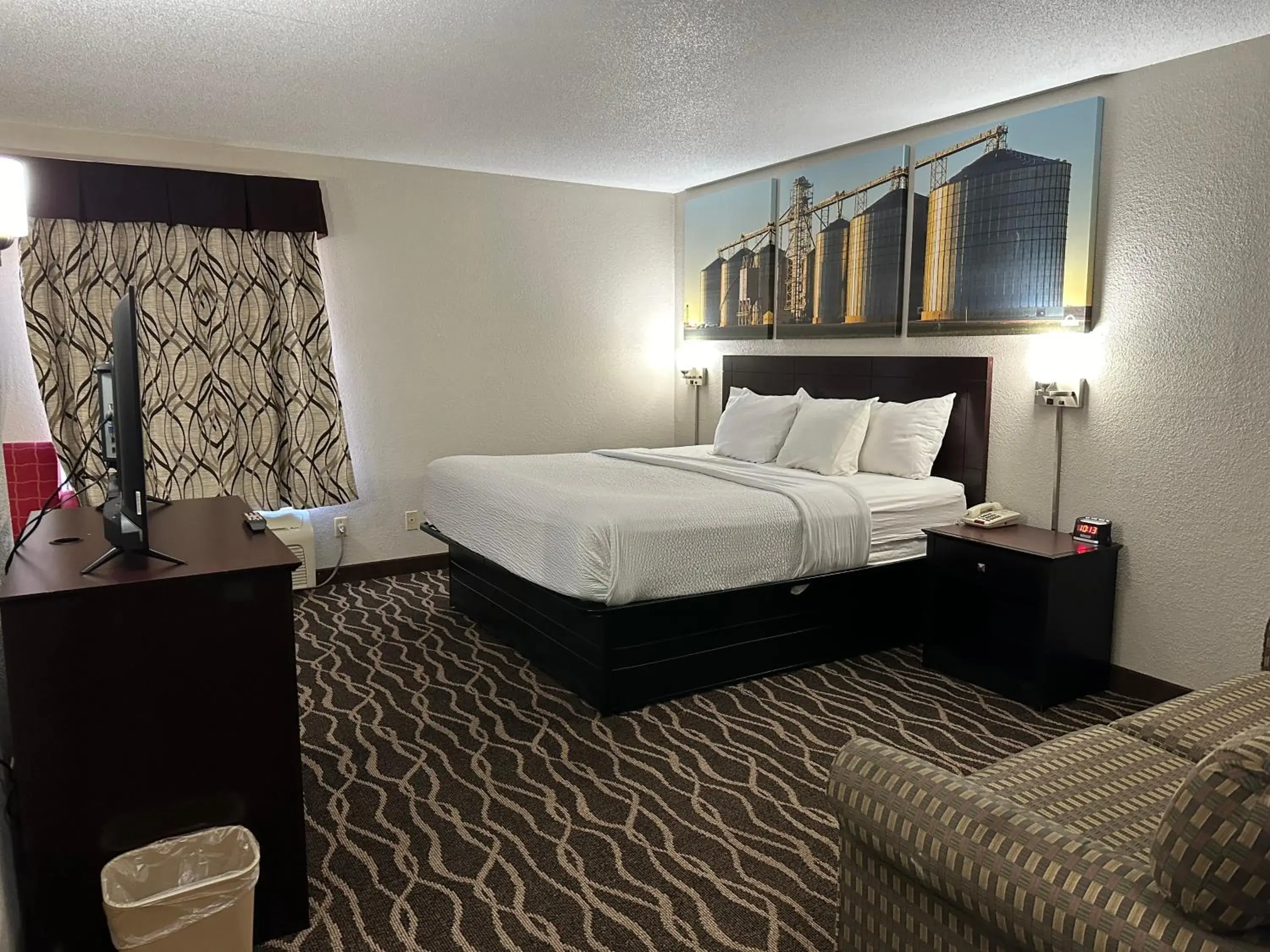 Bed in Days Inn & Suites by Wyndham Casey Bed in Days Inn & Suites by Wyndham Casey