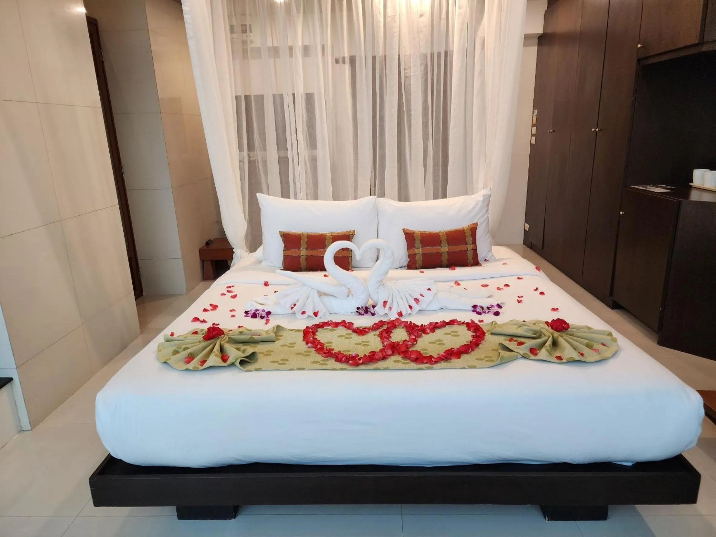 Bed in Hilltop Wellness Resort