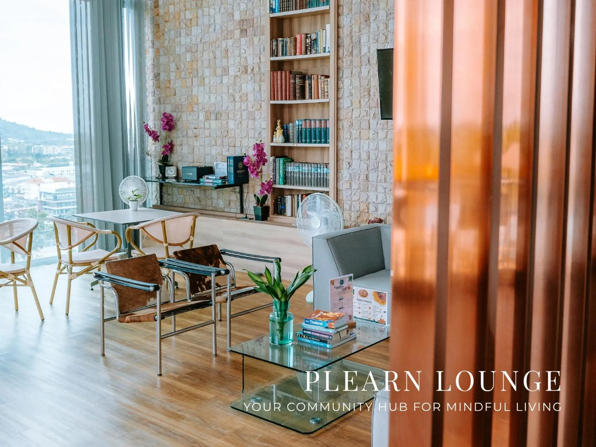 Communal lounge/ TV room in Hilltop Wellness Resort