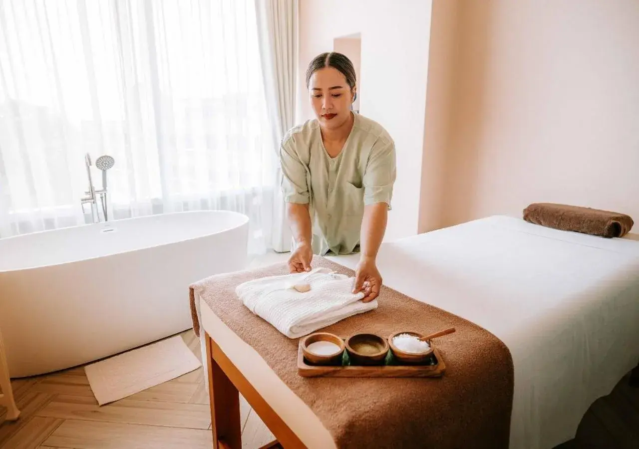 Massage, Bed in Hilltop Wellness Resort Massage, Bed in Hilltop Wellness Resort