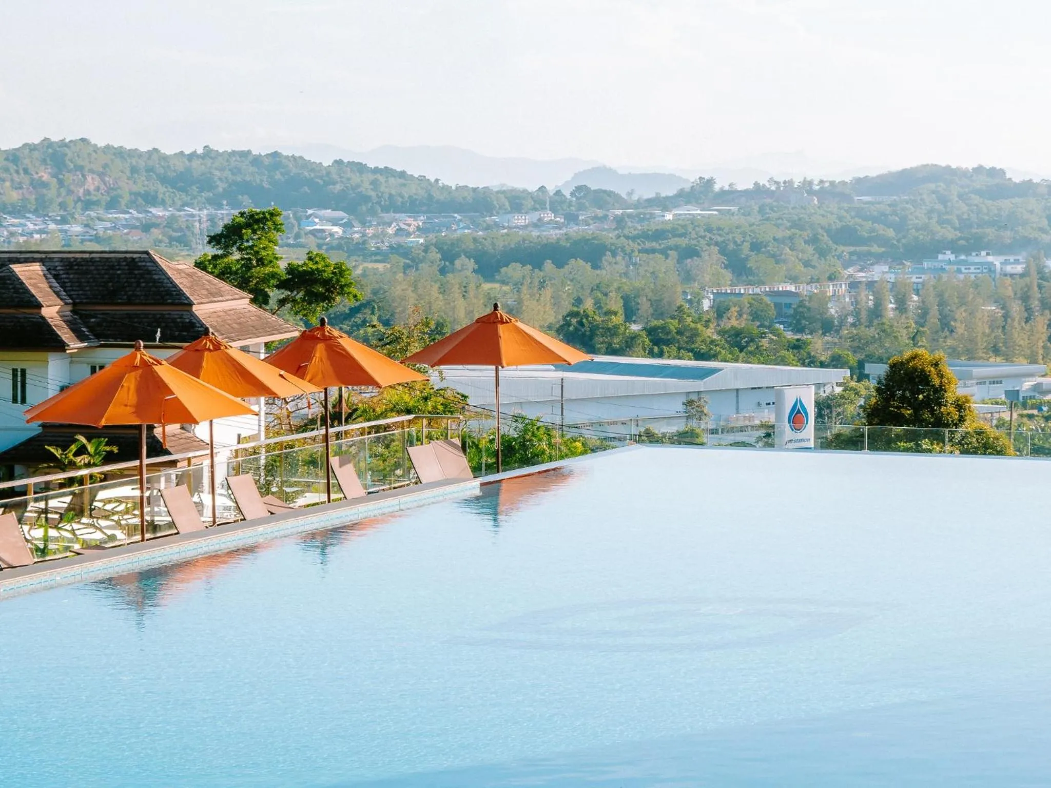 Swimming pool in Hilltop Wellness Resort