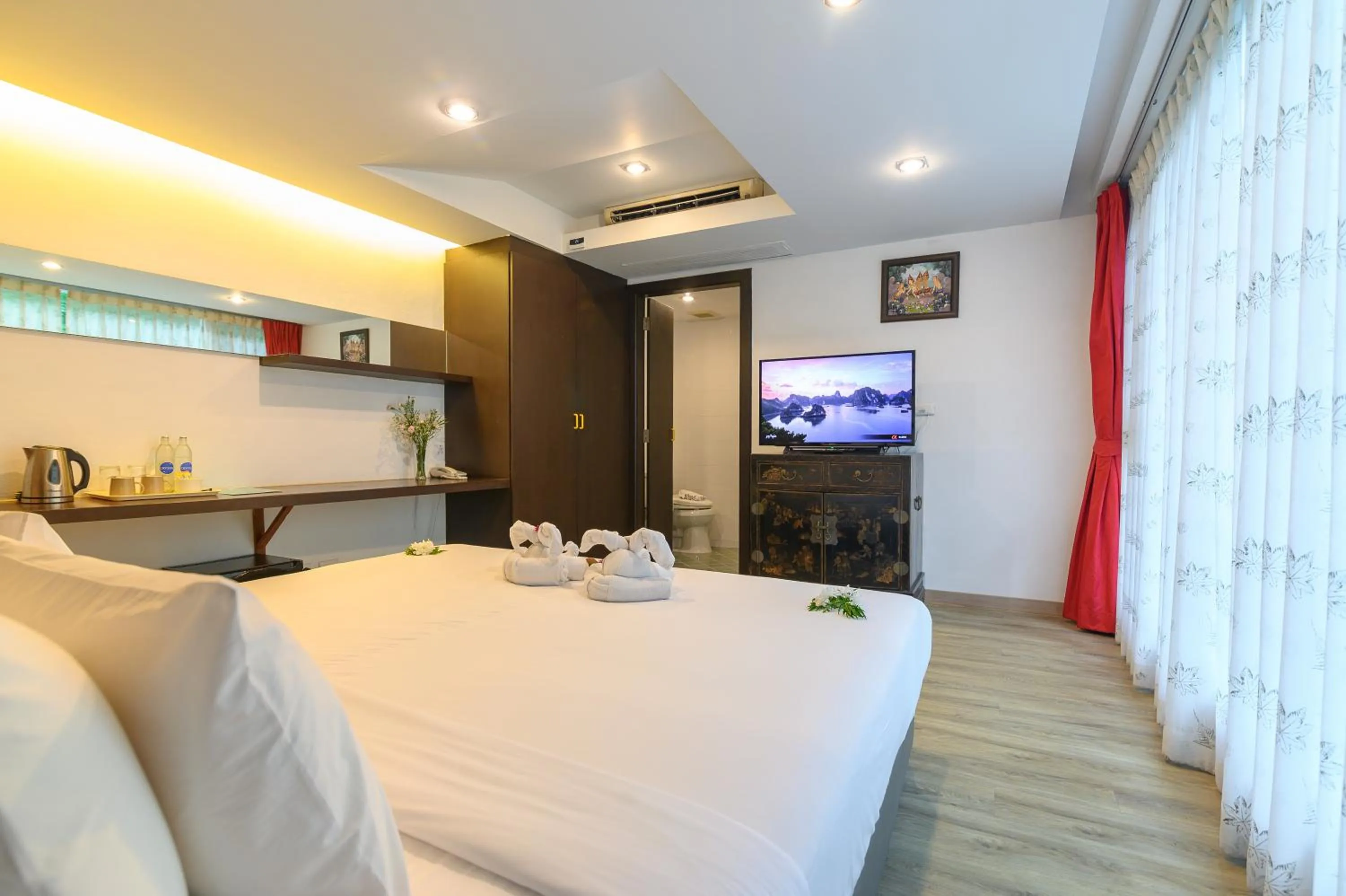Bed in Hilltop Wellness Resort
