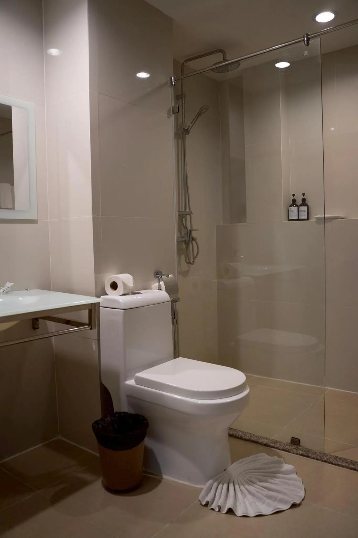 Shower in Hilltop Wellness Resort