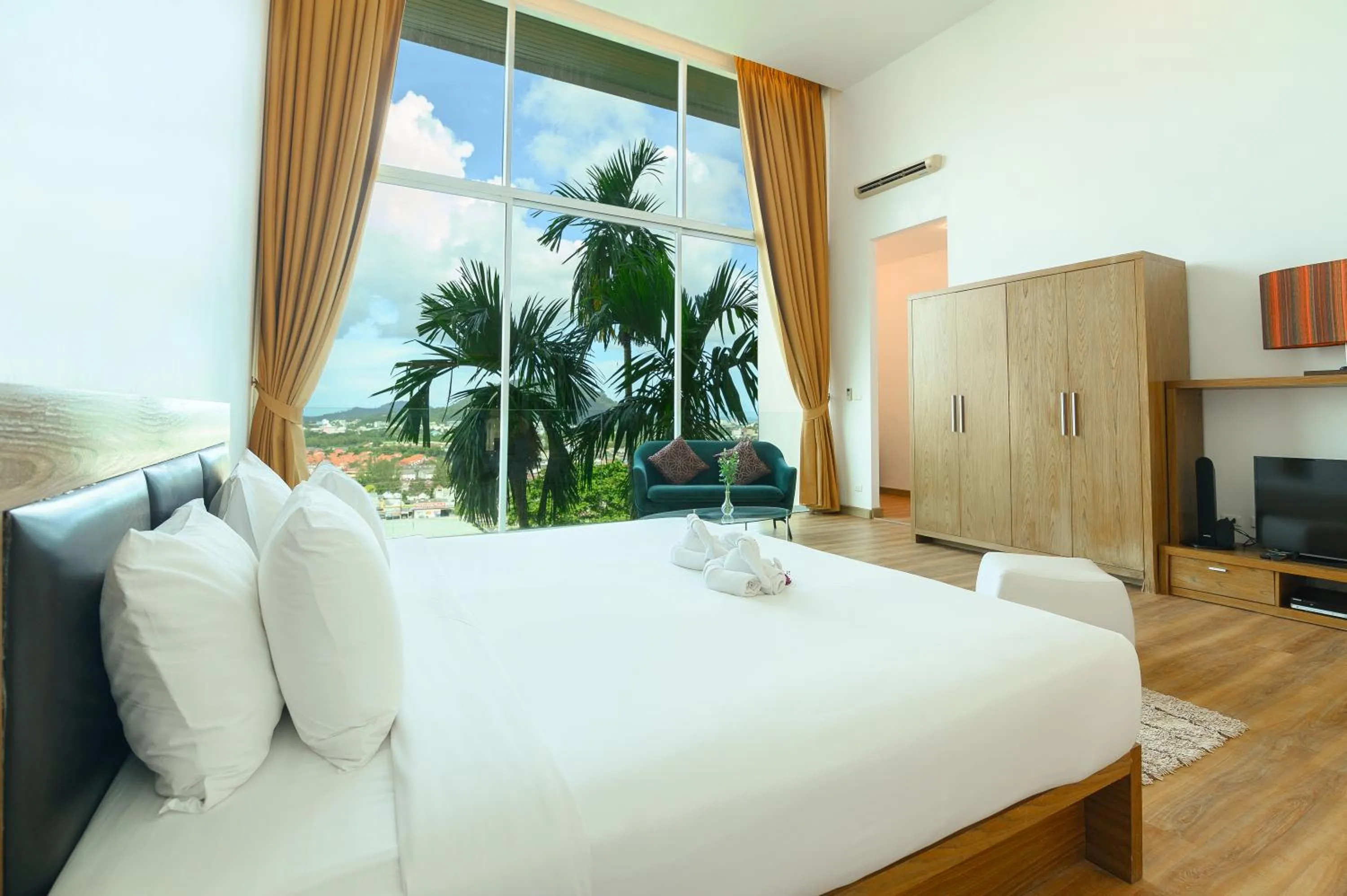 Bed in Hilltop Wellness Resort