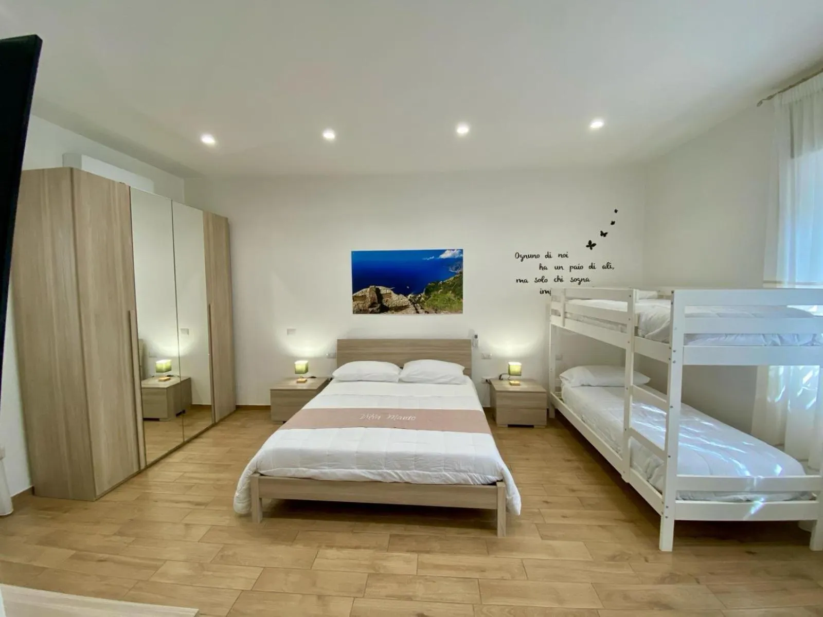 Bedroom, Bed in Villa Manto Bed and Breakfast - Torre Annunziata Pompei