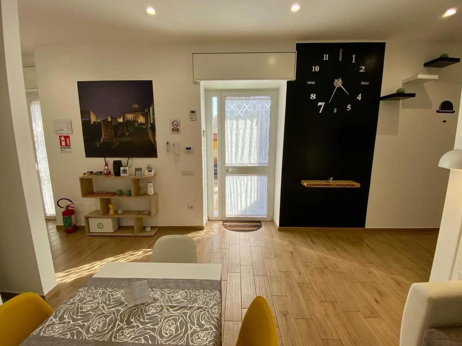 Communal lounge/ TV room in Villa Manto Bed and Breakfast - Torre Annunziata Pompei