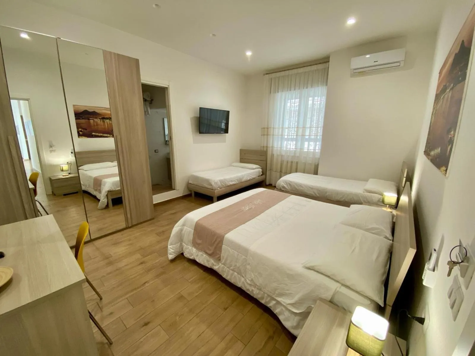 Bedroom, Bed in Villa Manto Bed and Breakfast - Torre Annunziata Pompei