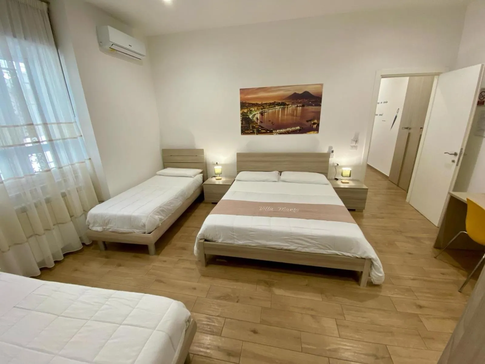 Bedroom, Bed in Villa Manto Bed and Breakfast - Torre Annunziata Pompei