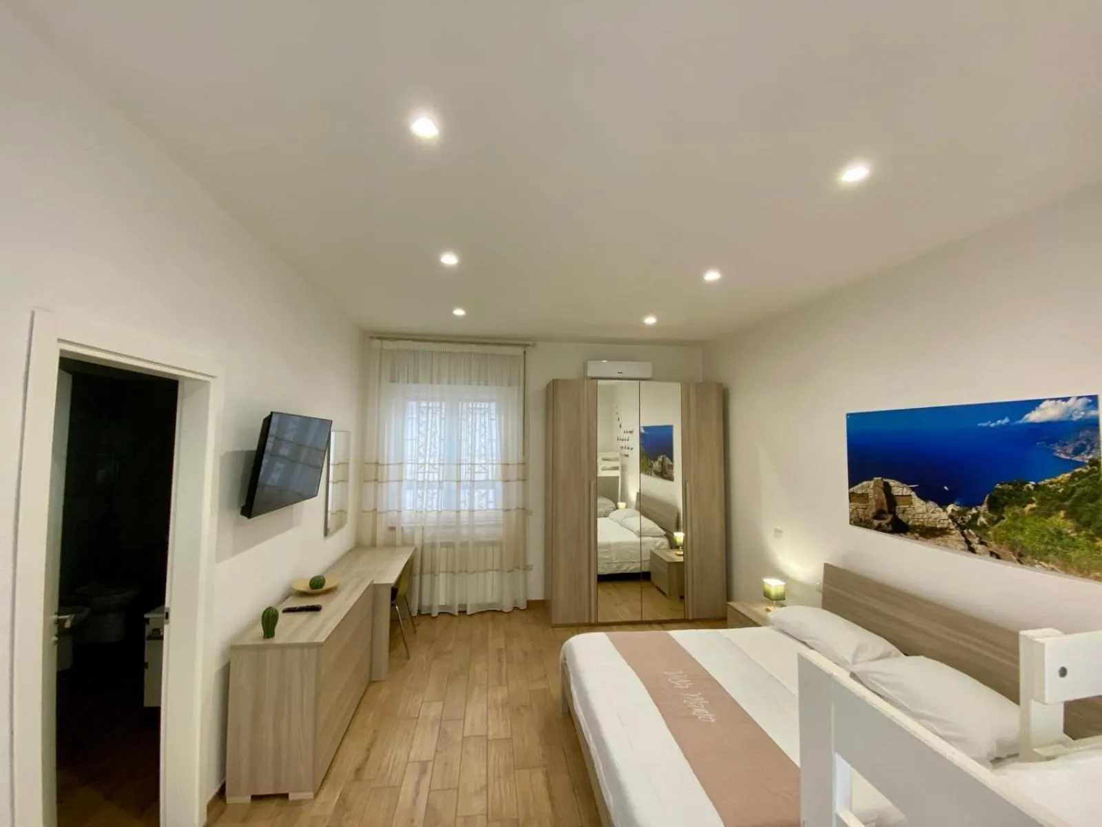 Bedroom, Bed in Villa Manto Bed and Breakfast - Torre Annunziata Pompei