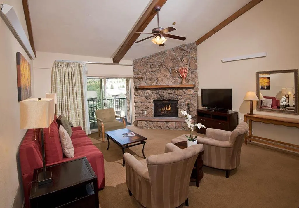 Living room in GetAways at Falcon Point Resort