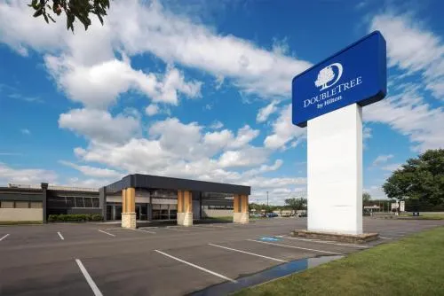 DoubleTree by Hilton Manhattan, KS