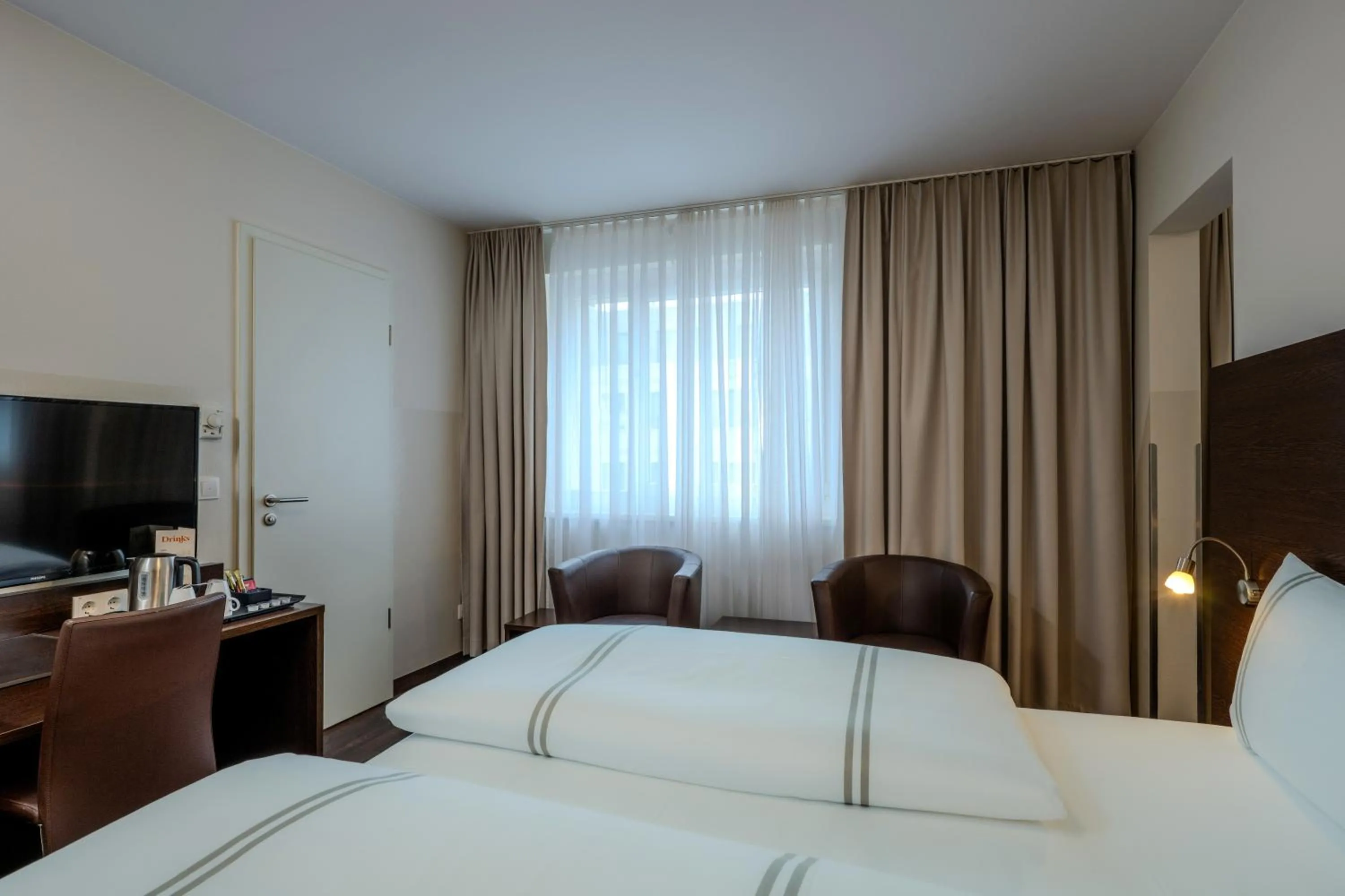 Bedroom, Bed in Premier Inn Berlin City Spittelmarkt
