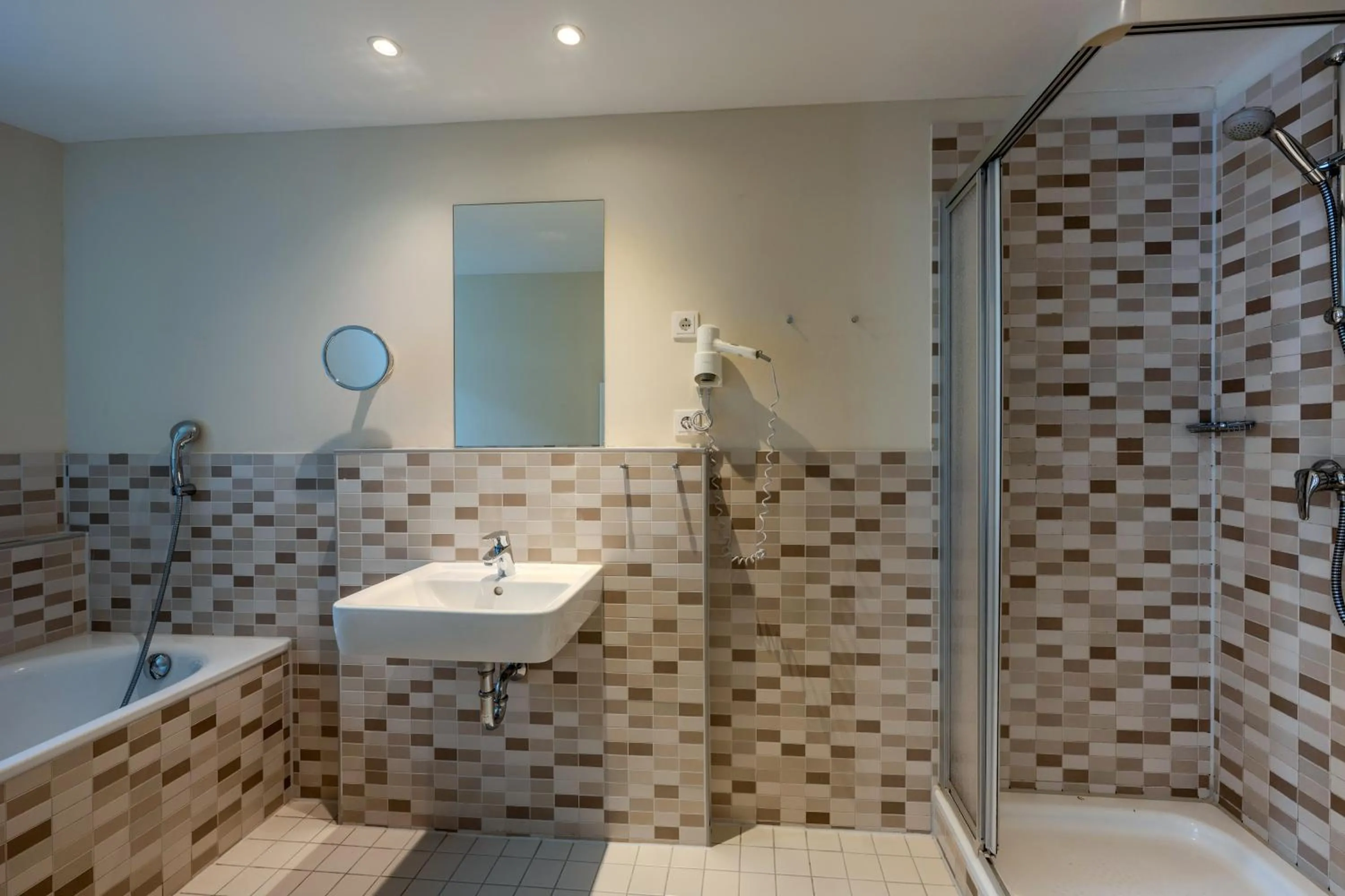 Bedroom in Premier Inn Berlin City Spittelmarkt