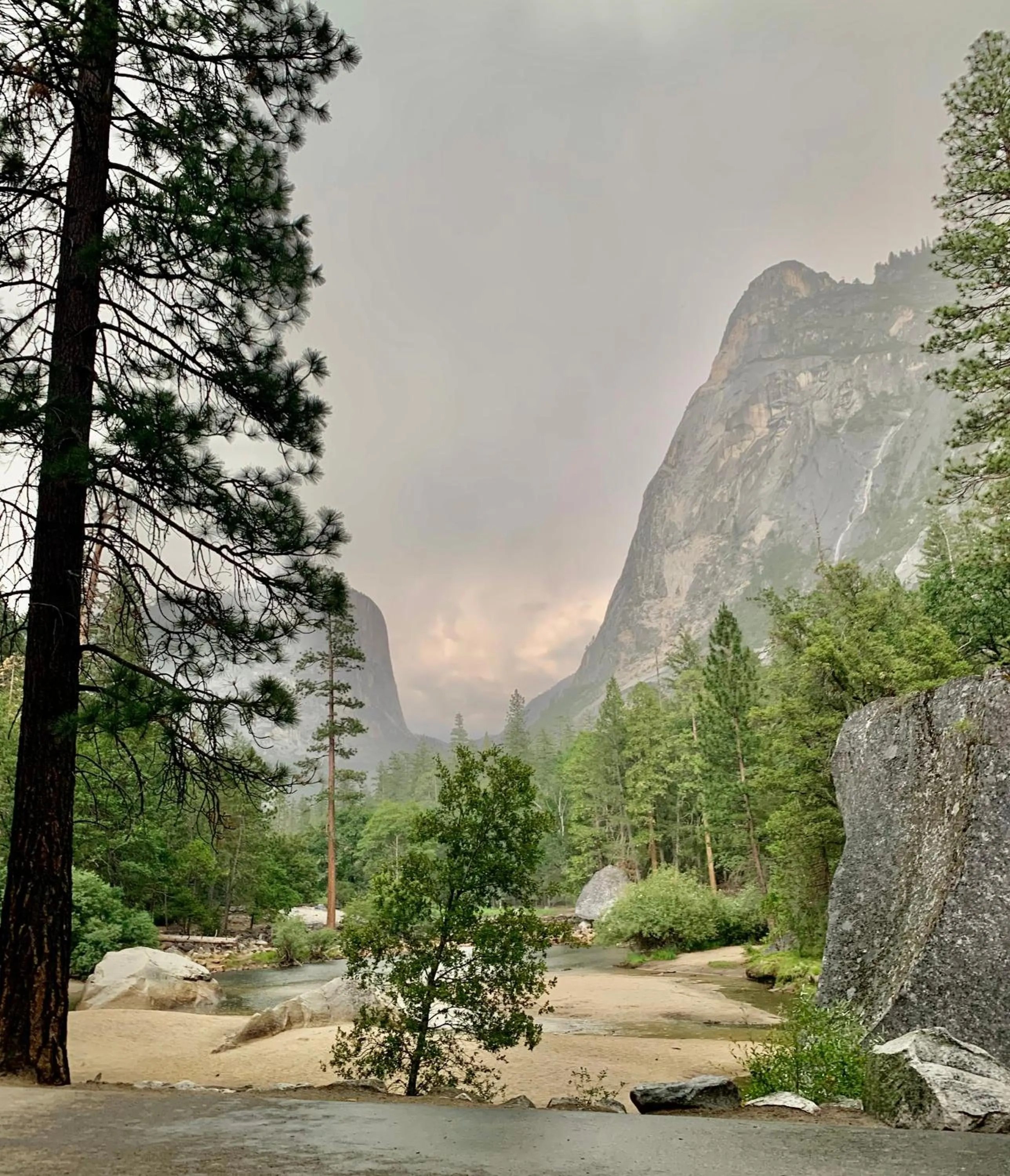 Natural landscape in Villa Alta Vista at Yosemite- Stunning Views and Game Room