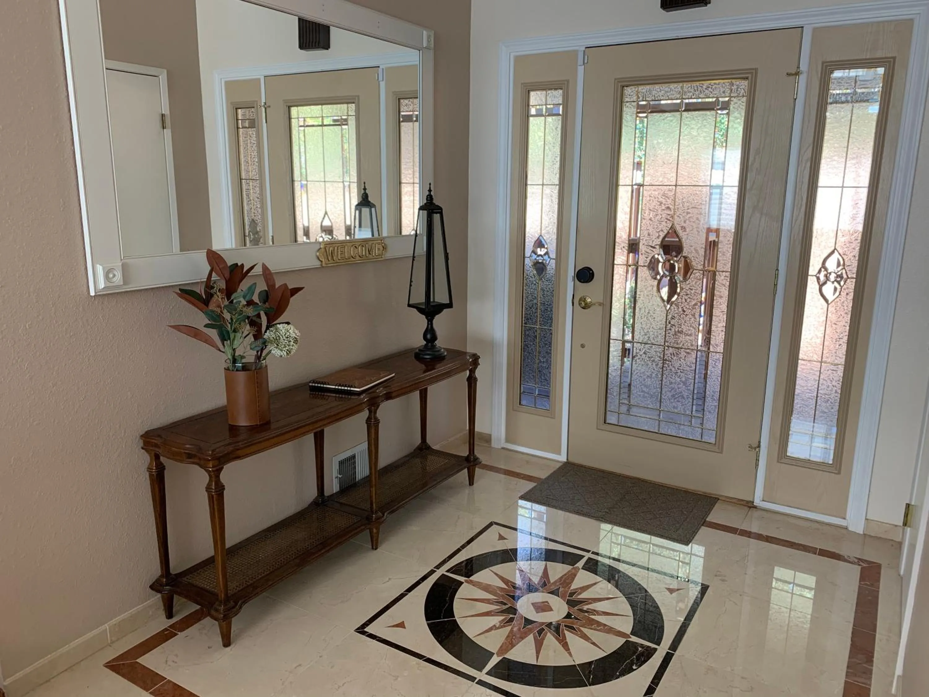 Lobby or reception in Villa Alta Vista at Yosemite- Stunning Views and Game Room