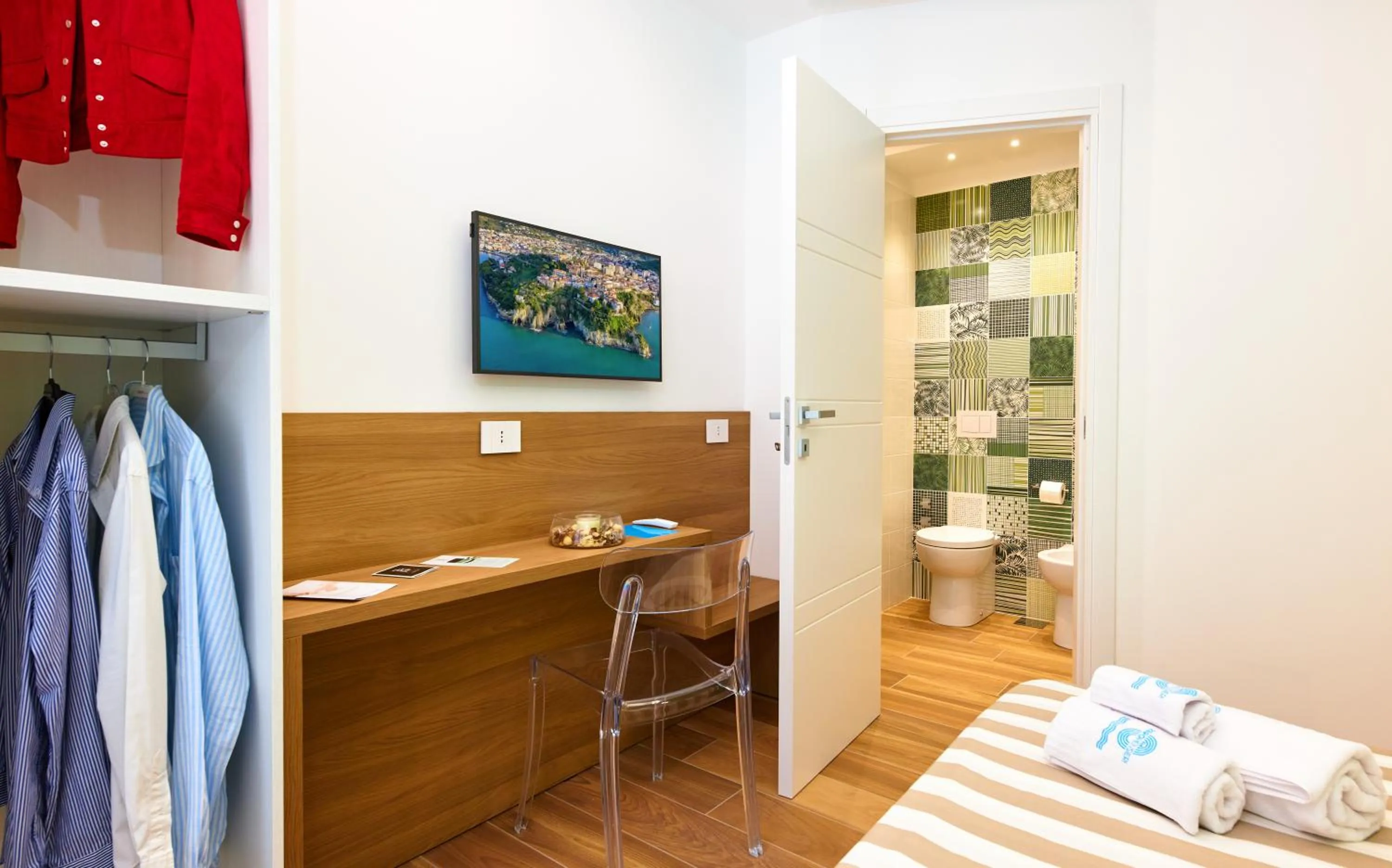 Bathroom, Bed in ZEROPENSIERI B&B