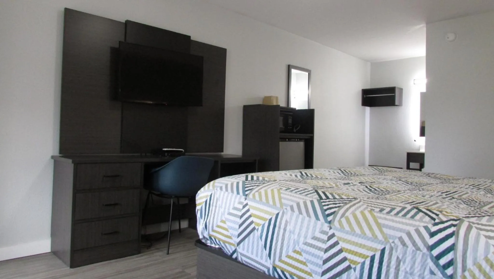 Bedroom, Bed in Motel 6 Brookhaven, Ms