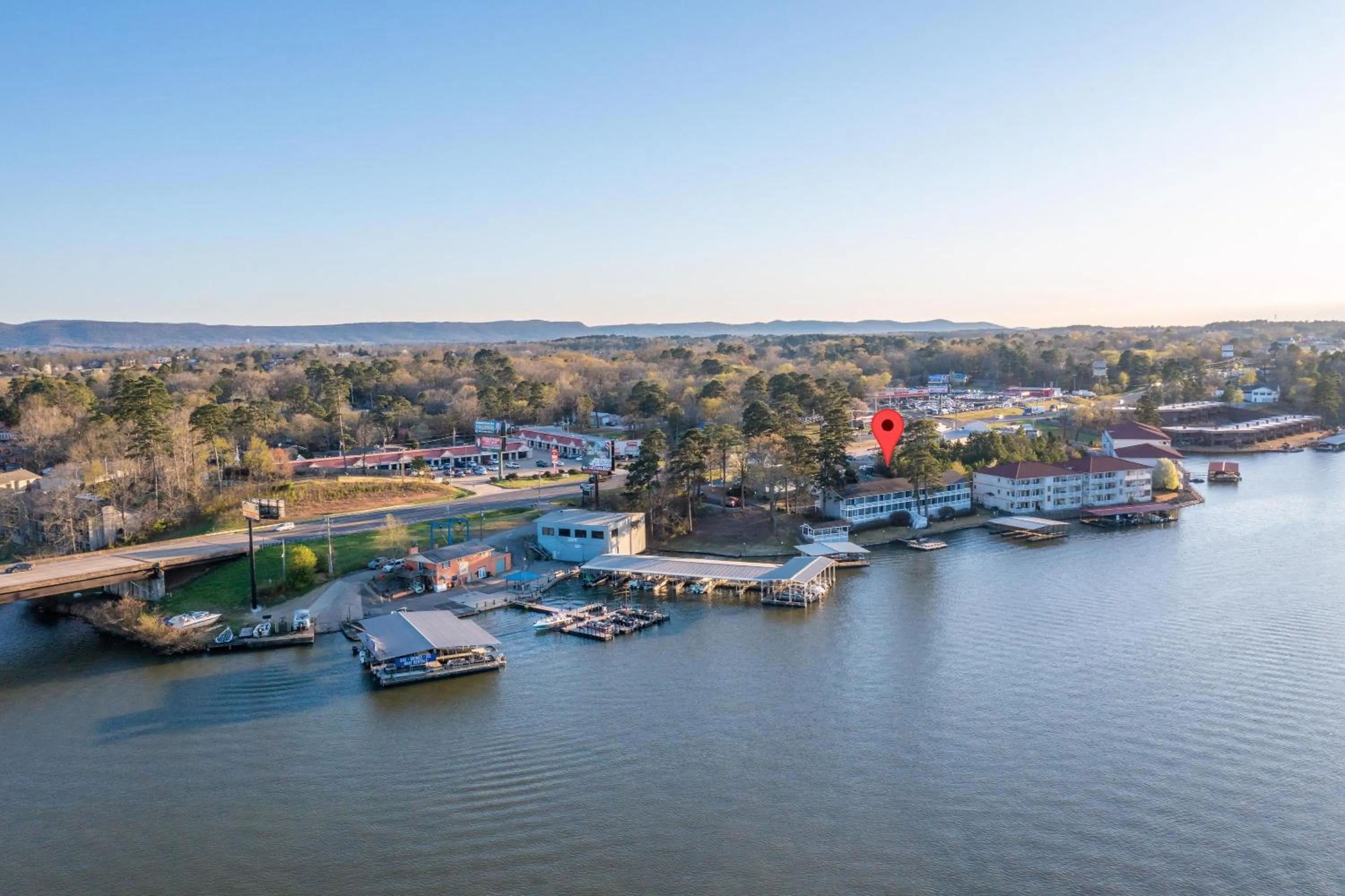 Property building in The Hamilton - Lakefront & Studio Suites, Hot Springs