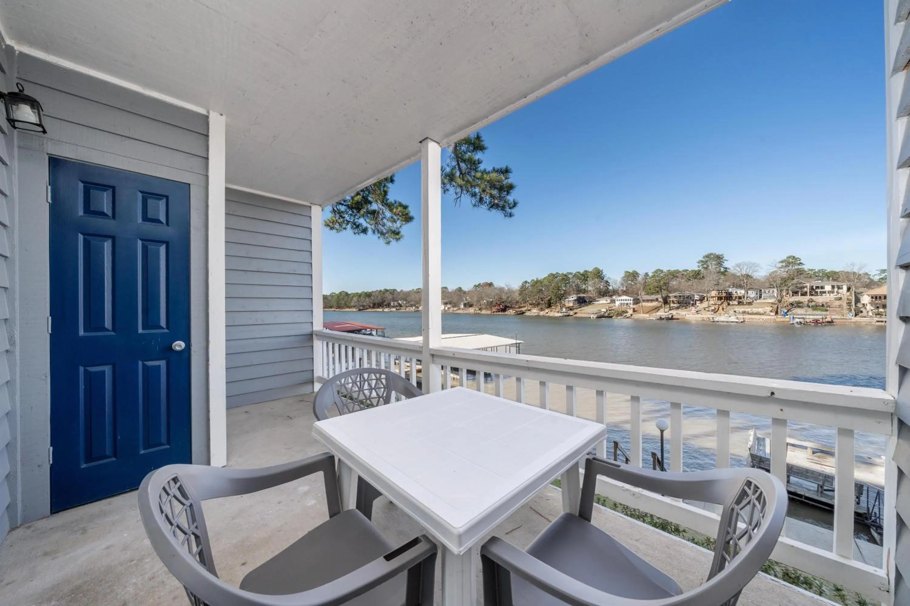 Property building in The Hamilton - Lakefront & Studio Suites, Hot Springs