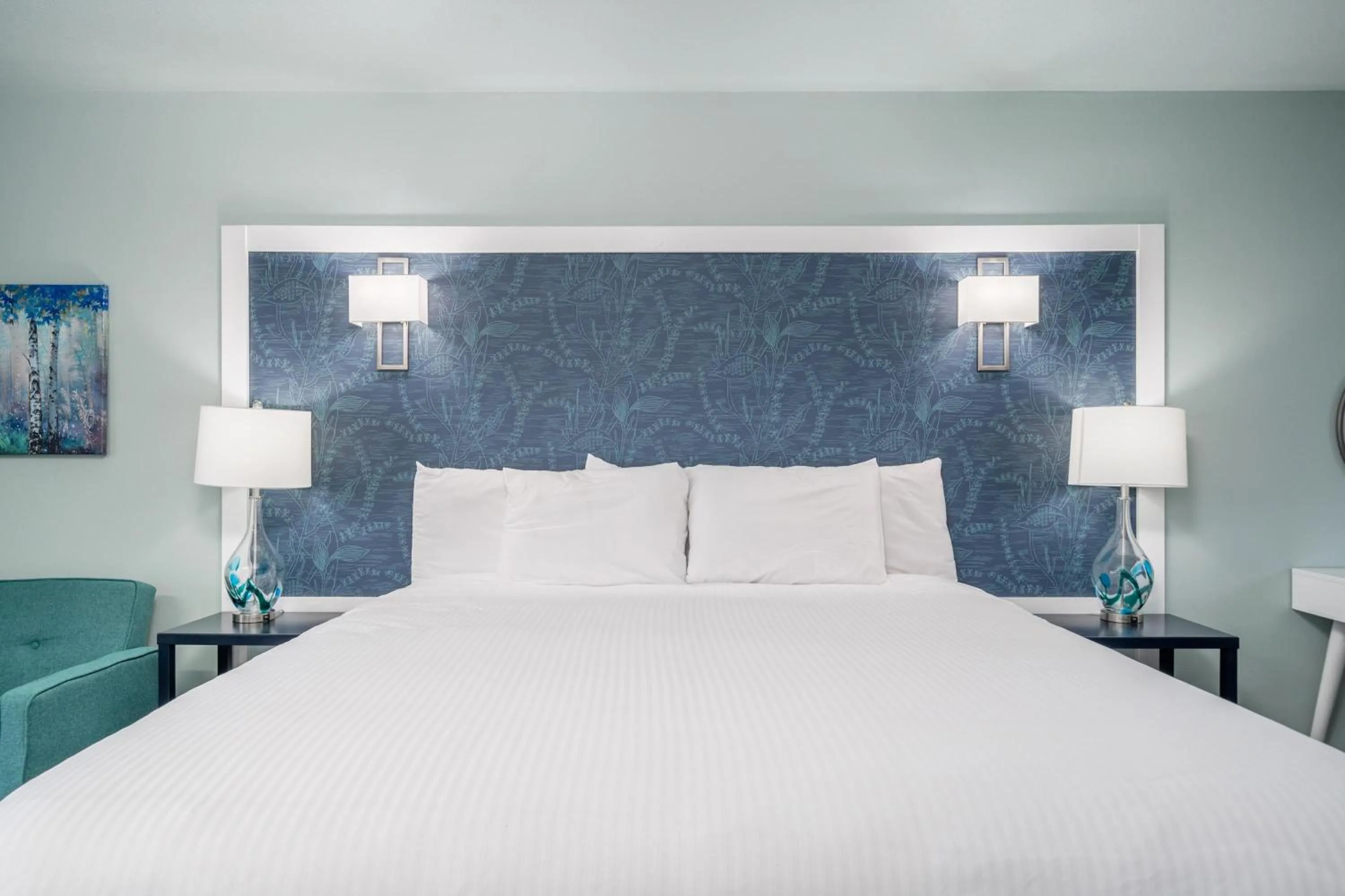 Property building, Bed in The Hamilton - Lakefront & Studio Suites, Hot Springs